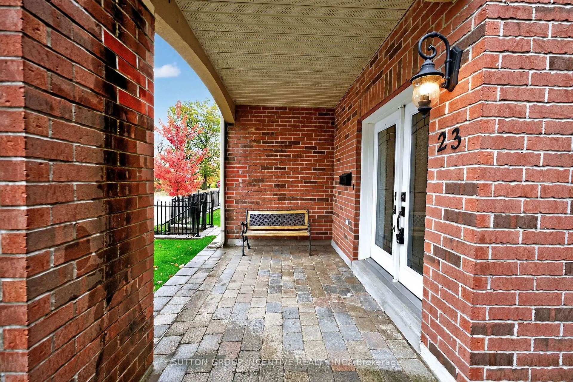 Photo 8 of 23 White Oaks Road, Barrie, Lakeshore — HOMEH