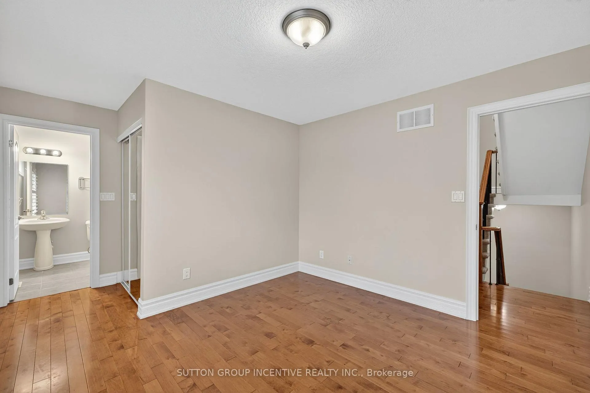 Photo 23 of 23 White Oaks Road, Barrie, Lakeshore — HOMEH