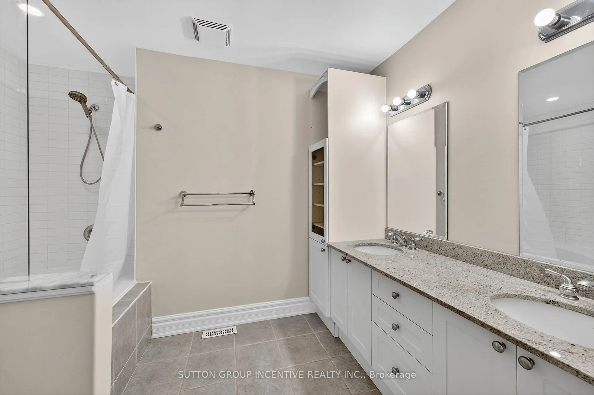 Photo 31 of 23 White Oaks Road, Barrie, Lakeshore — HOMEH