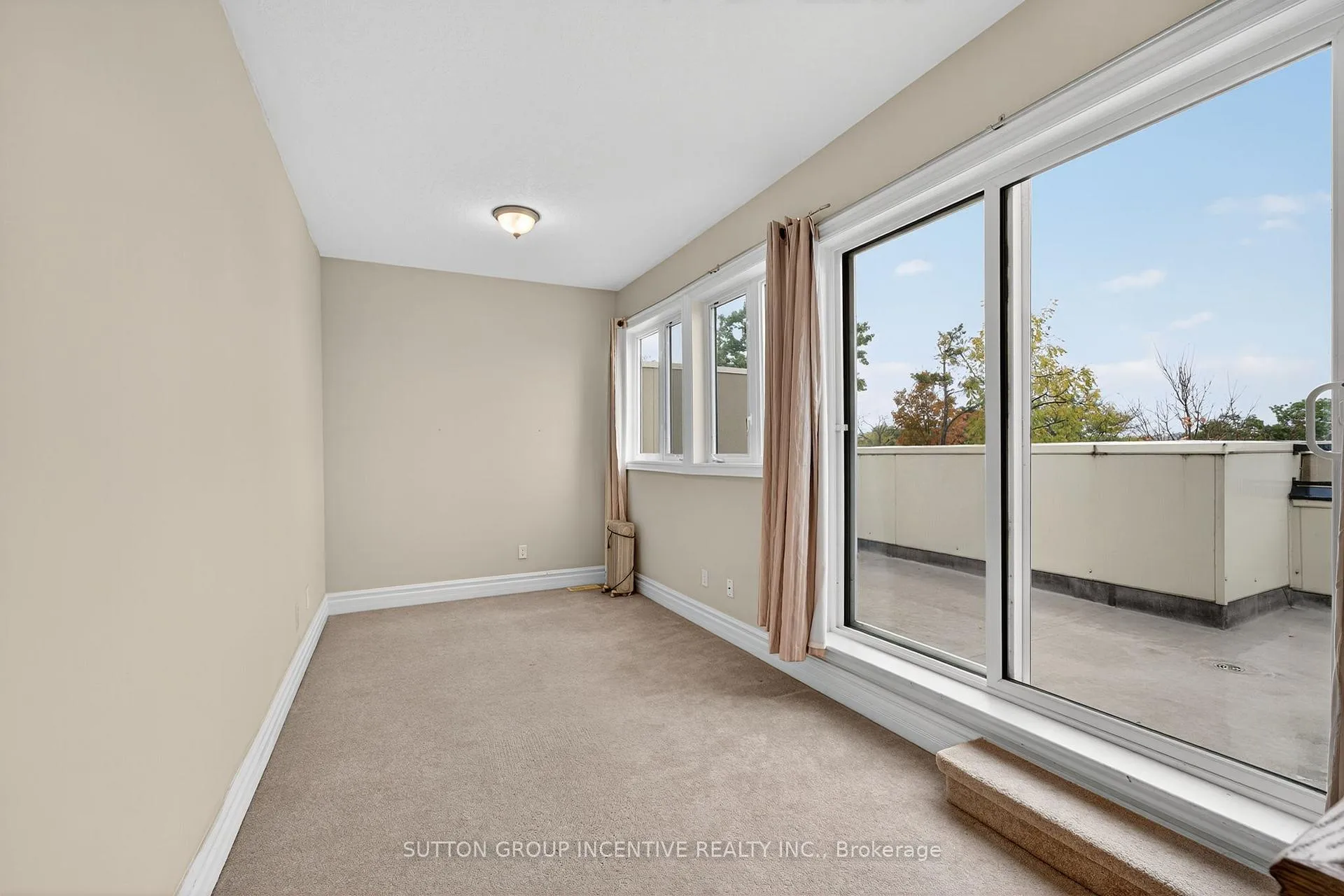 Photo 40 of 23 White Oaks Road, Barrie, Lakeshore — HOMEH