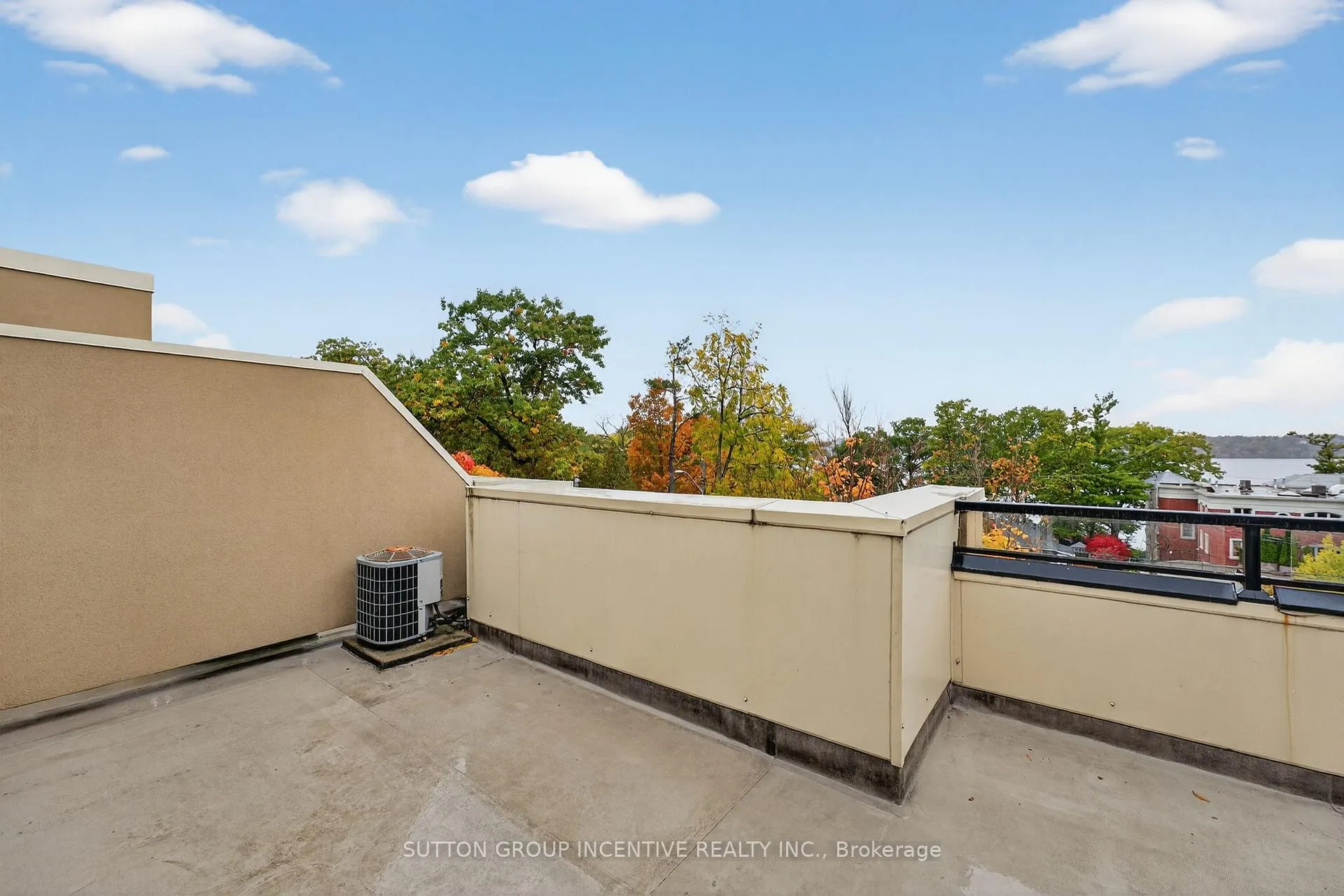 Photo 42 of 23 White Oaks Road, Barrie, Lakeshore — HOMEH