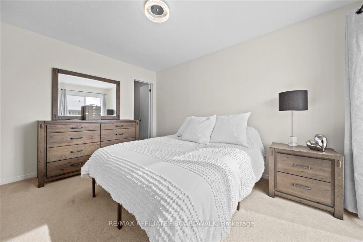 Photo 21 of 32 Briston, Ottawa, Hunt Club Park — HOMEH