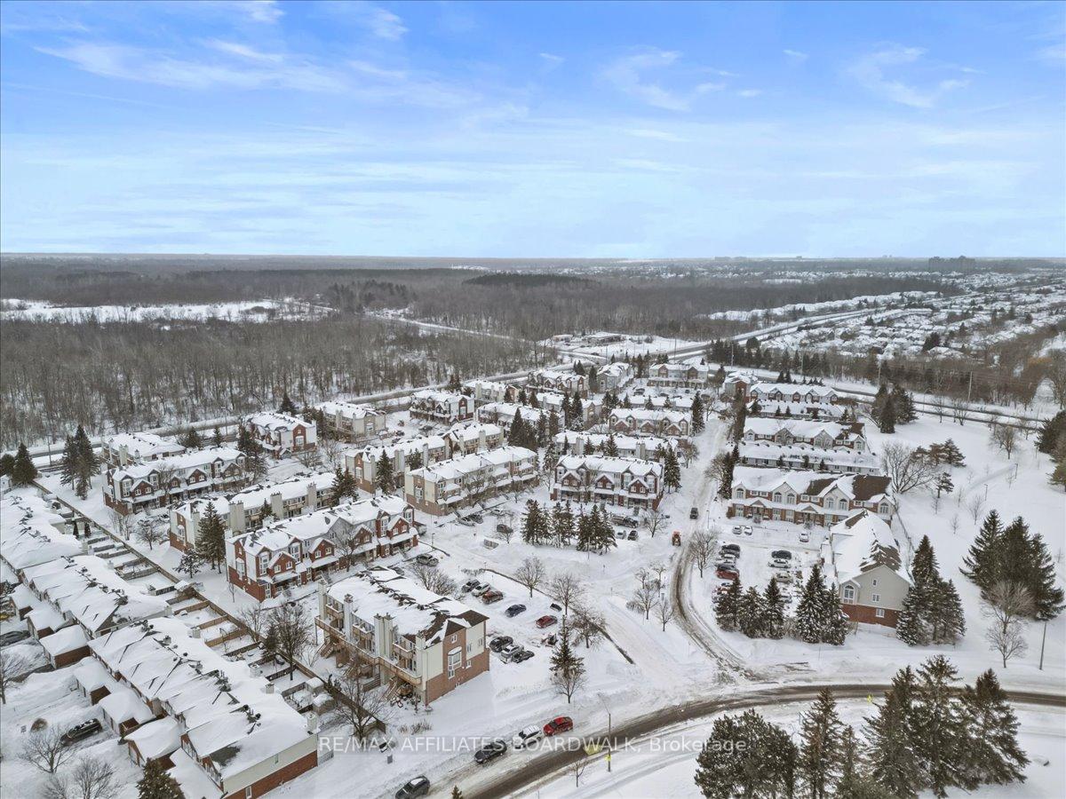 Photo 28 of 32 Briston, Ottawa, Hunt Club Park — HOMEH
