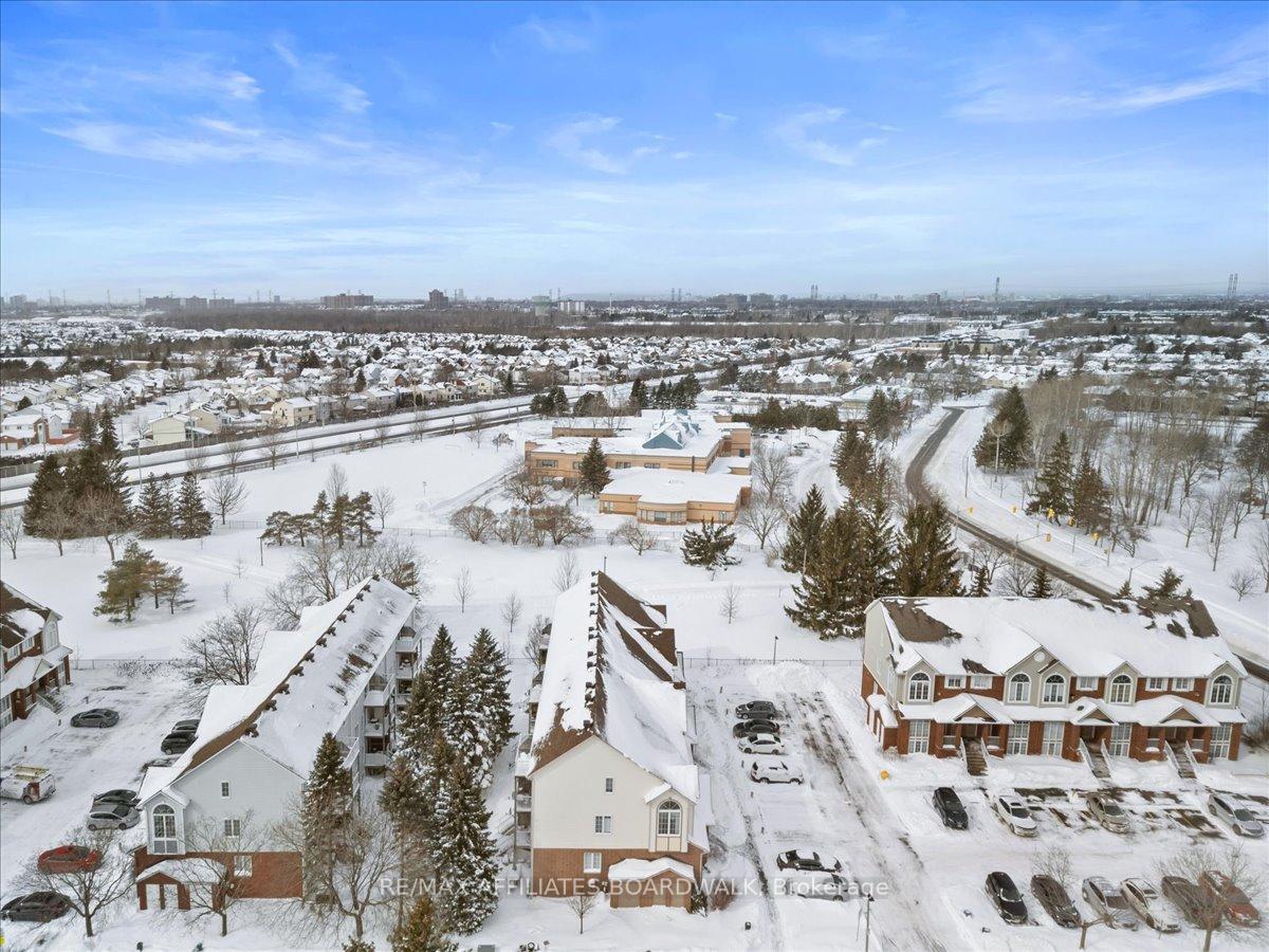 Photo 29 of 32 Briston, Ottawa, Hunt Club Park — HOMEH