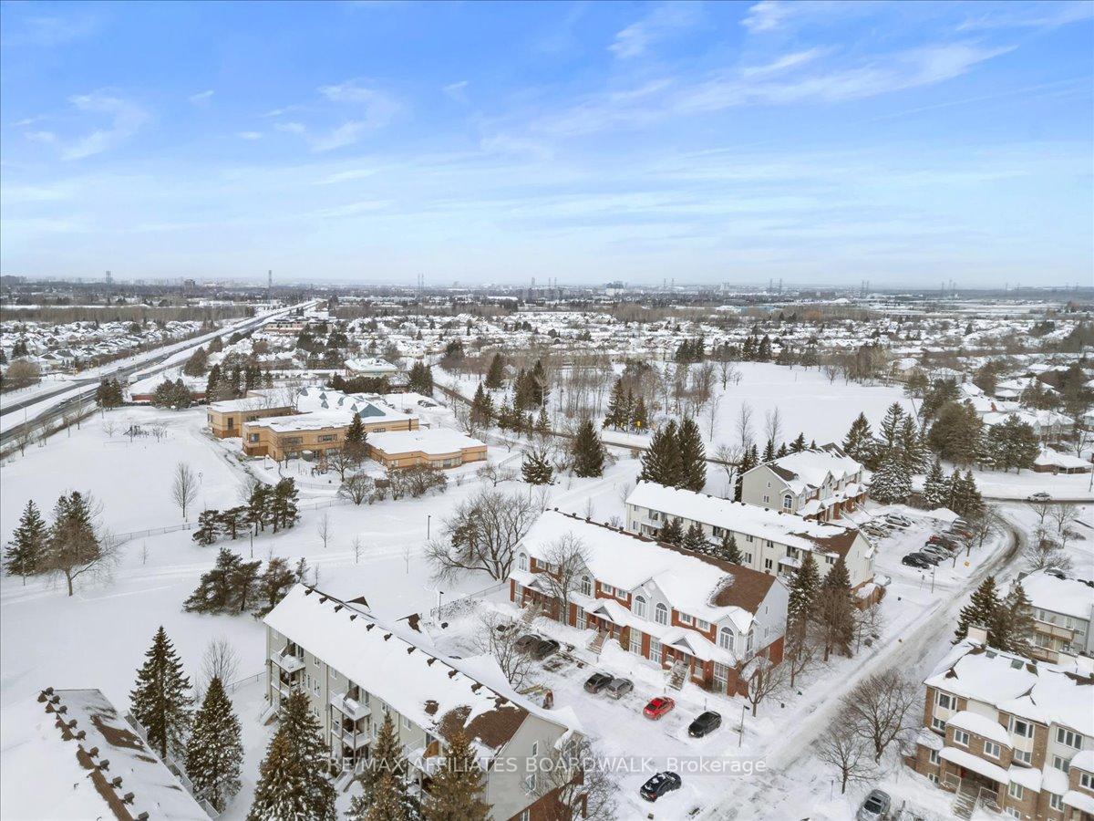 Photo 30 of 32 Briston, Ottawa, Hunt Club Park — HOMEH