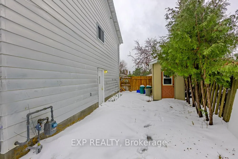 Photo 7 of Unit Unit A, 196 Old Colony Road, Ottawa, Kanata - Glencairn/Hazeldean — HOMEH