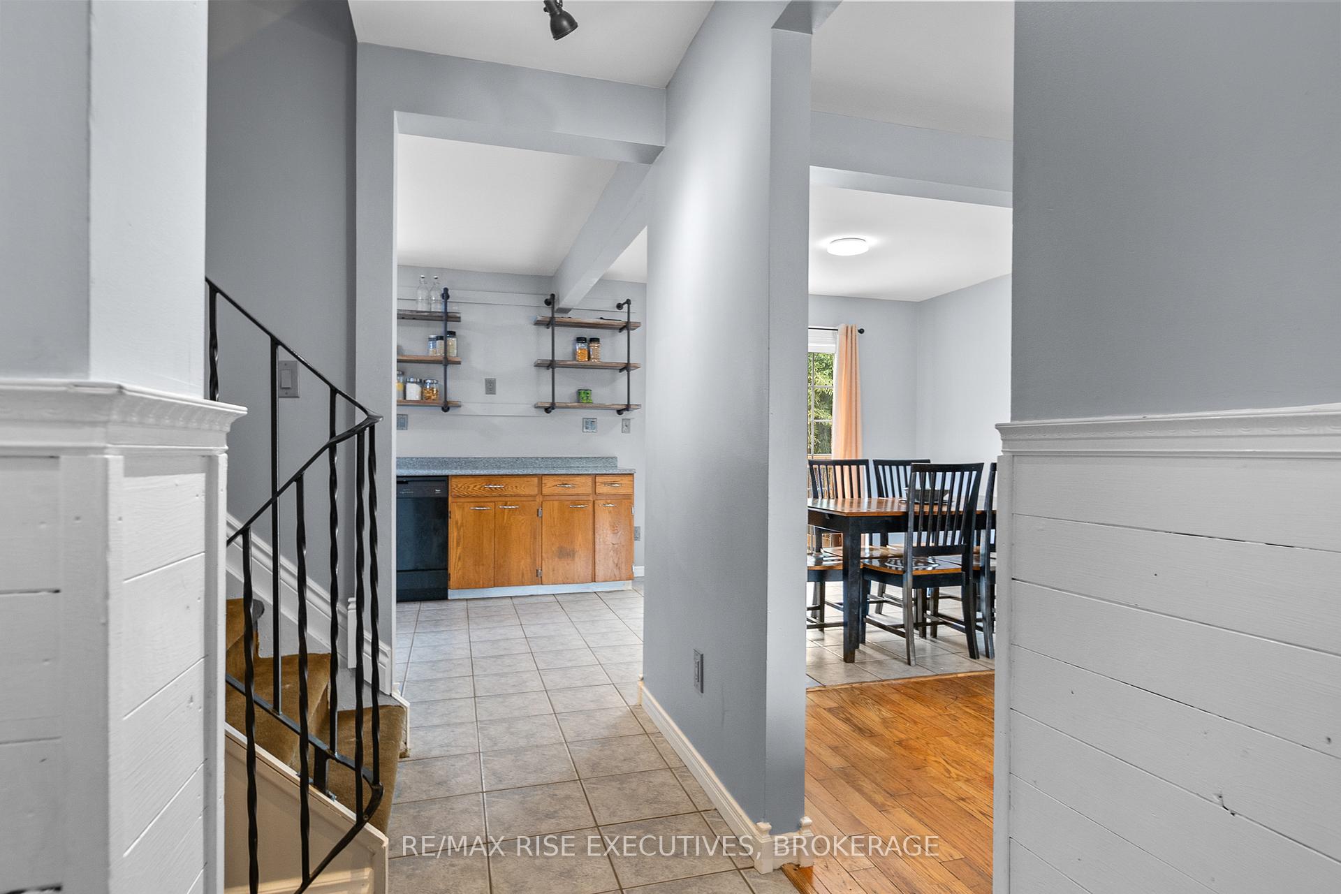 Photo 4 of 470A Henrietta Street, Gananoque — HOMEH