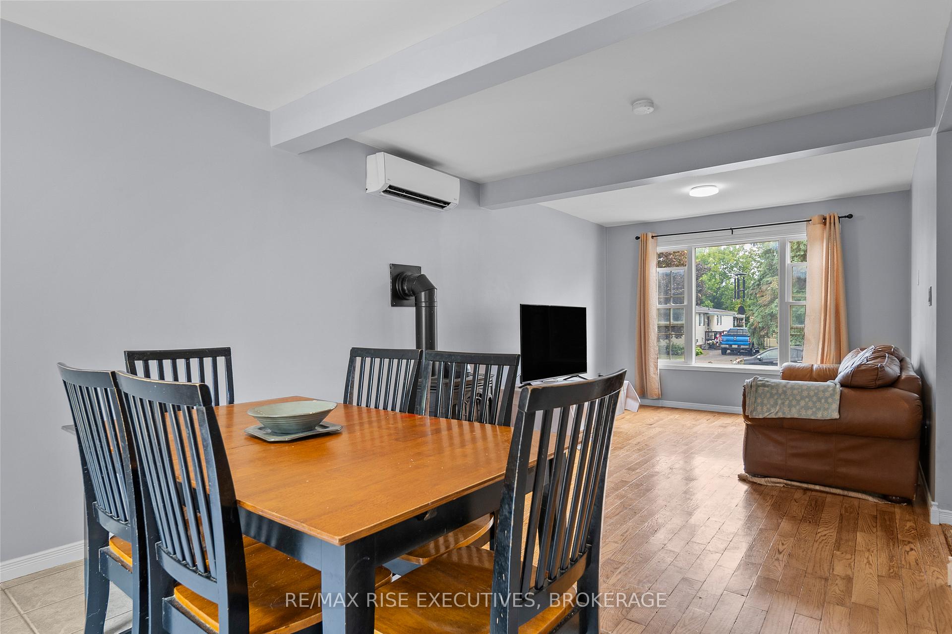 Photo 13 of 470A Henrietta Street, Gananoque — HOMEH