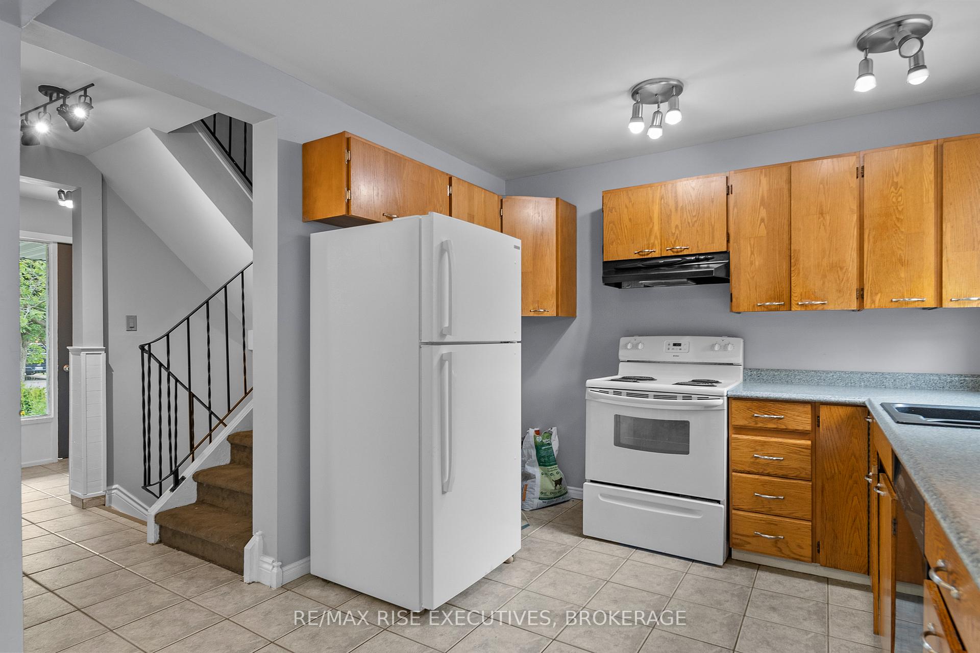 Photo 15 of 470A Henrietta Street, Gananoque — HOMEH