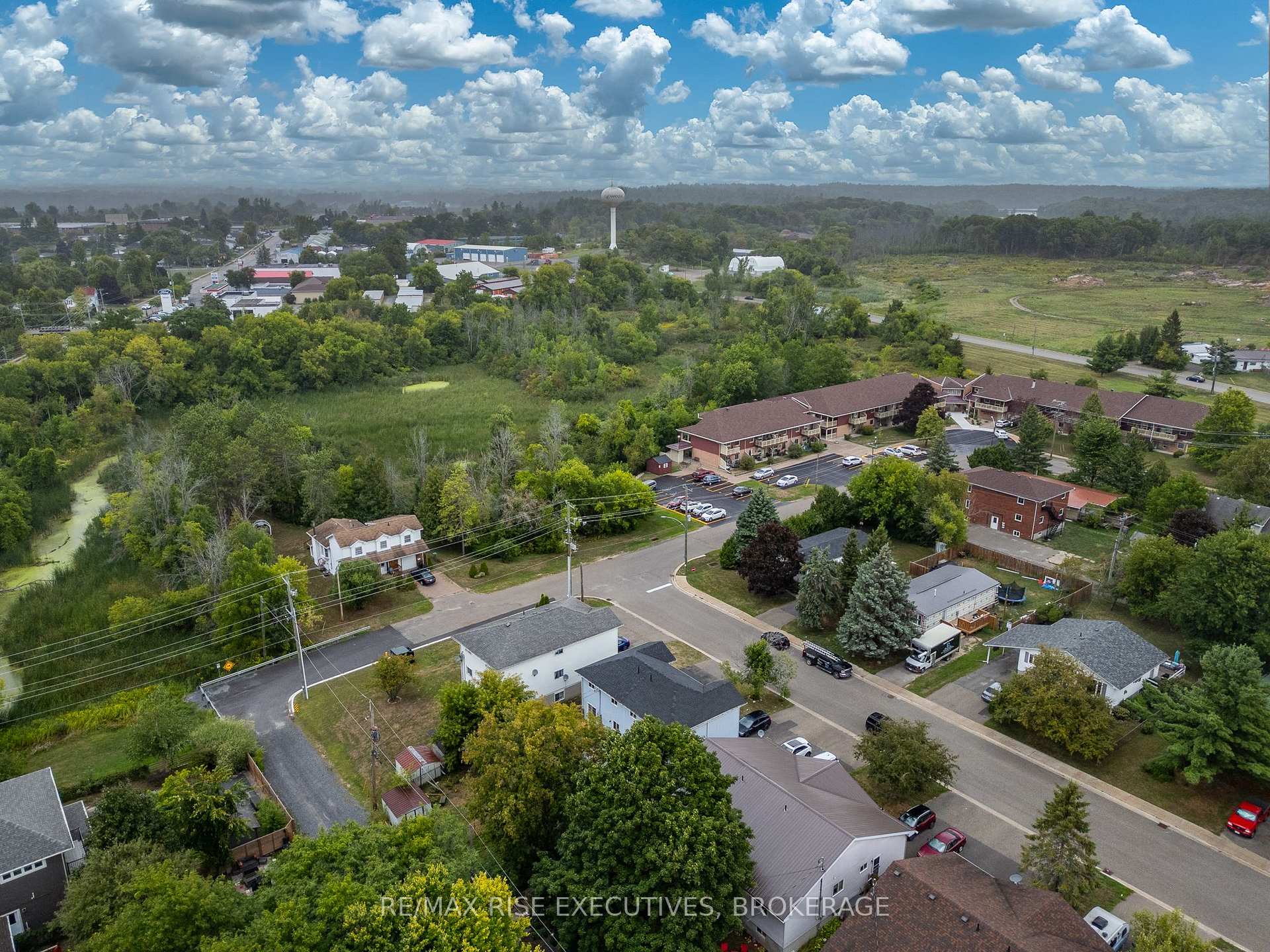 Photo 46 of 470A Henrietta Street, Gananoque — HOMEH