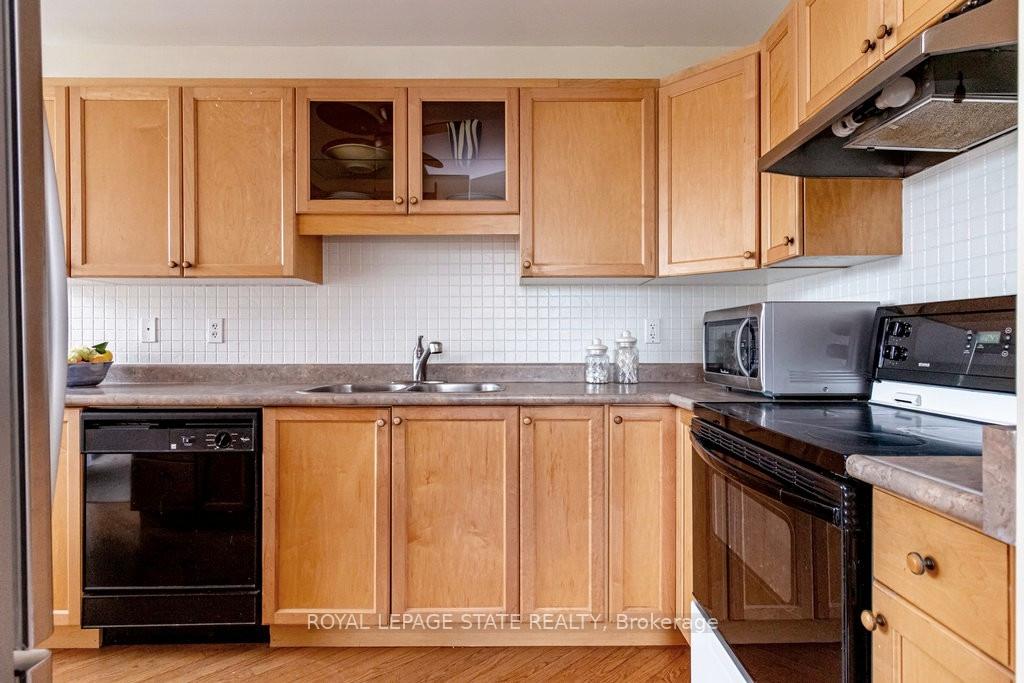 Photo 12 of Unit 805, 2000 Creekside Drive, Hamilton, Dundas — HOMEH
