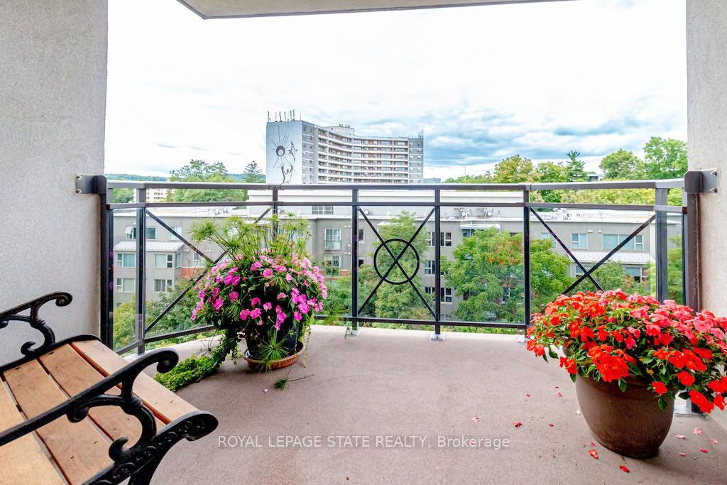 Photo 22 of Unit 805, 2000 Creekside Drive, Hamilton, Dundas — HOMEH