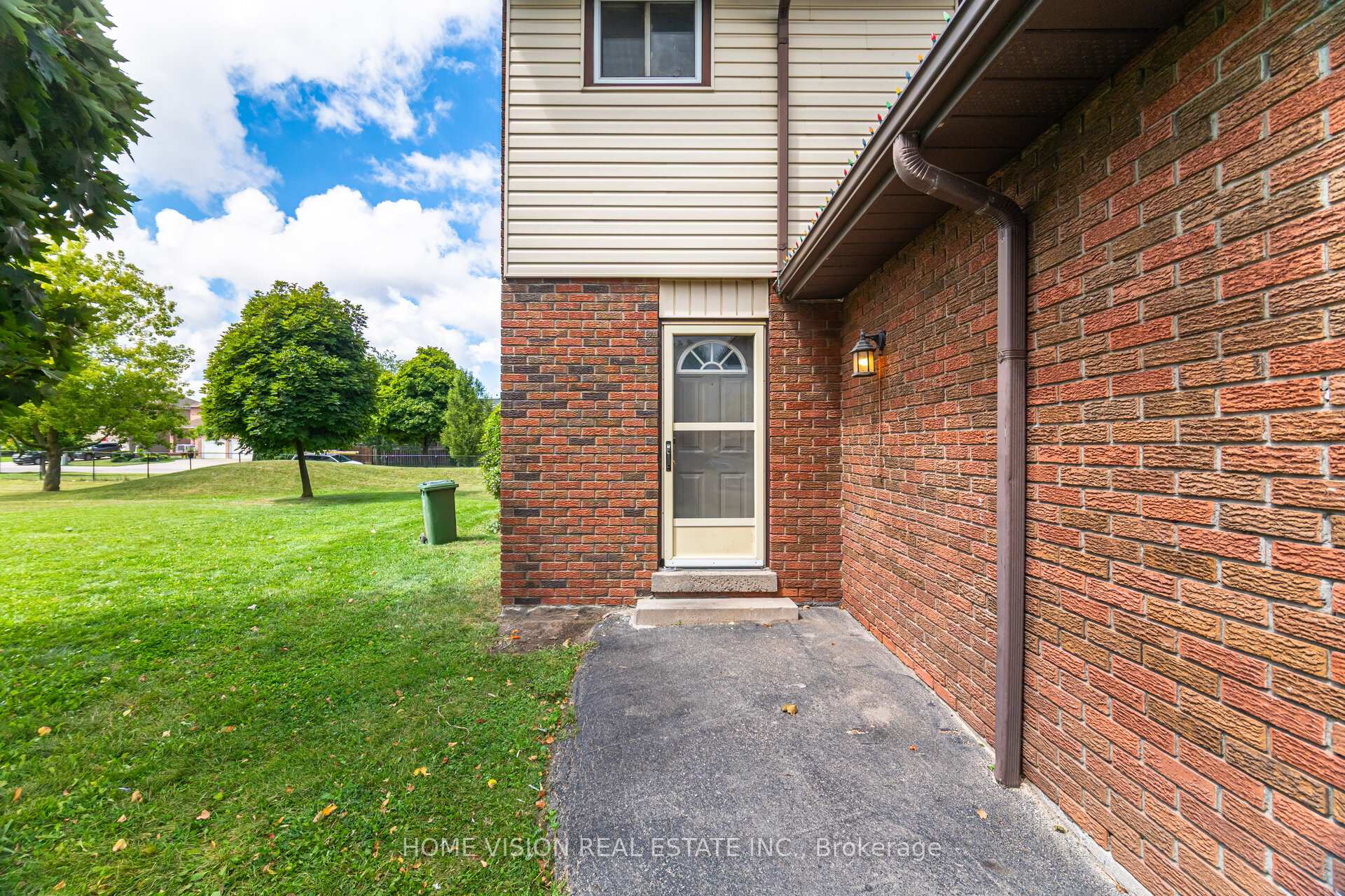 Photo 4 of Unit 49, 1350 Limeridge Road E, Hamilton, Trenholme — HOMEH
