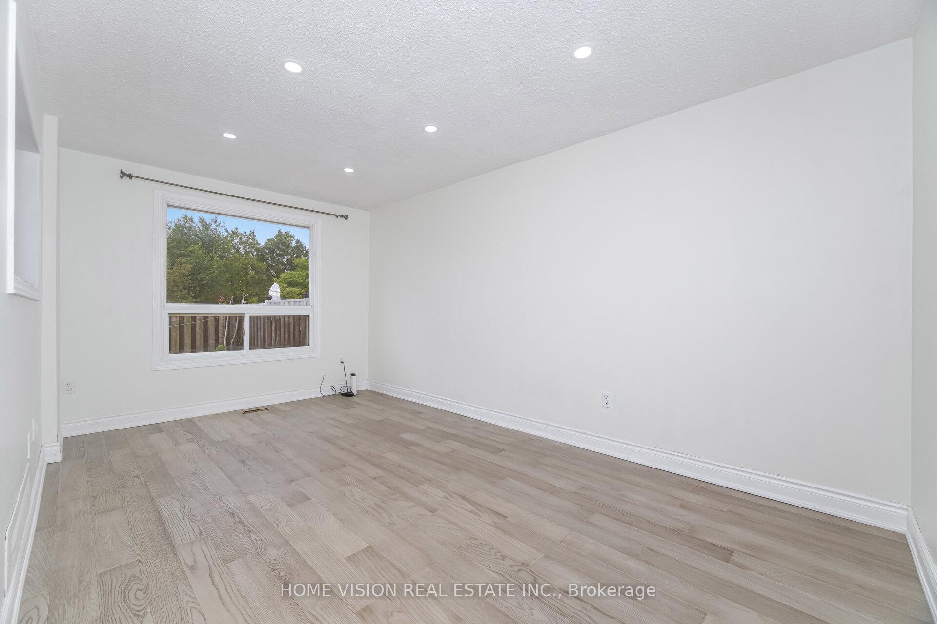 Photo 12 of Unit 49, 1350 Limeridge Road E, Hamilton, Trenholme — HOMEH