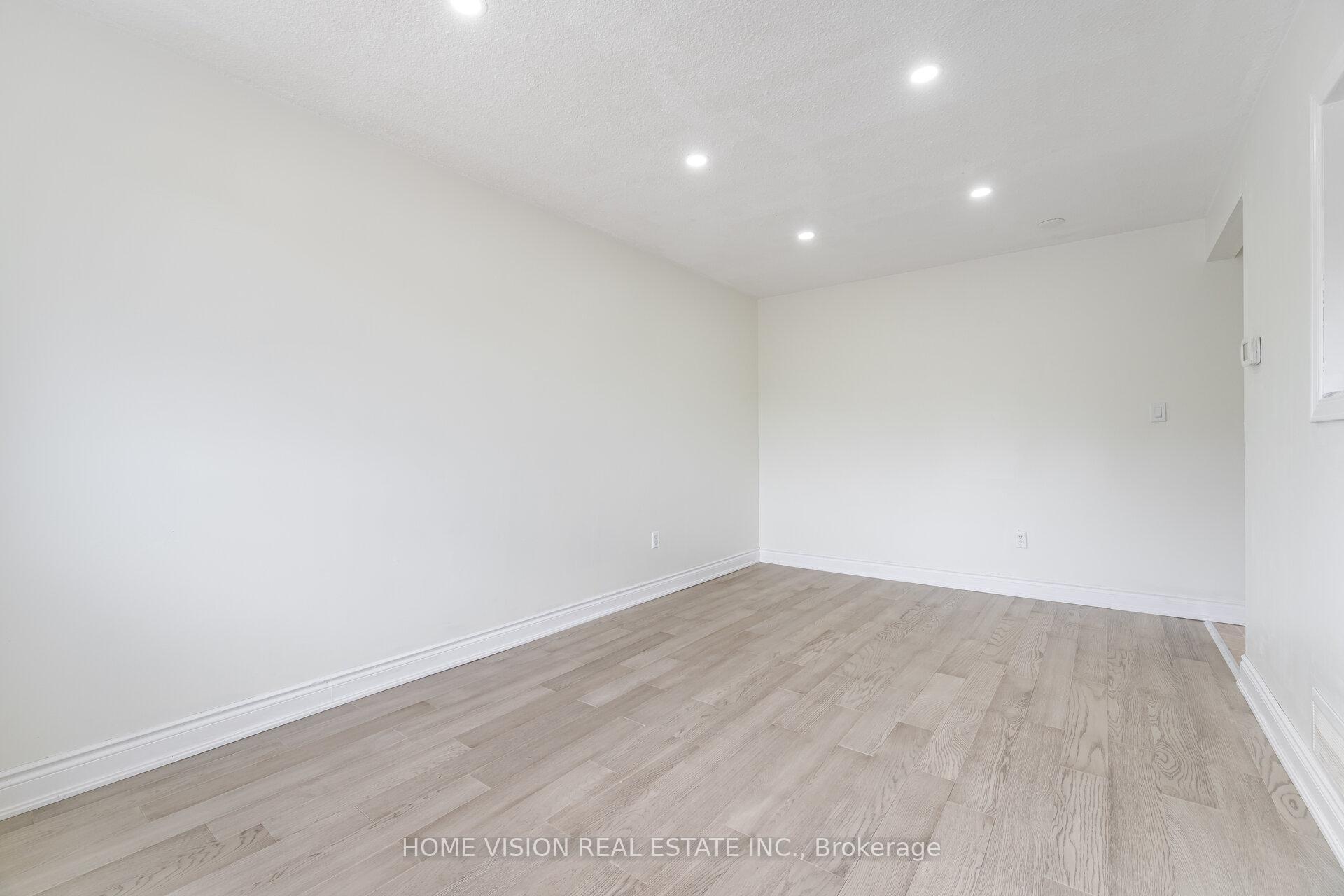 Photo 13 of Unit 49, 1350 Limeridge Road E, Hamilton, Trenholme — HOMEH