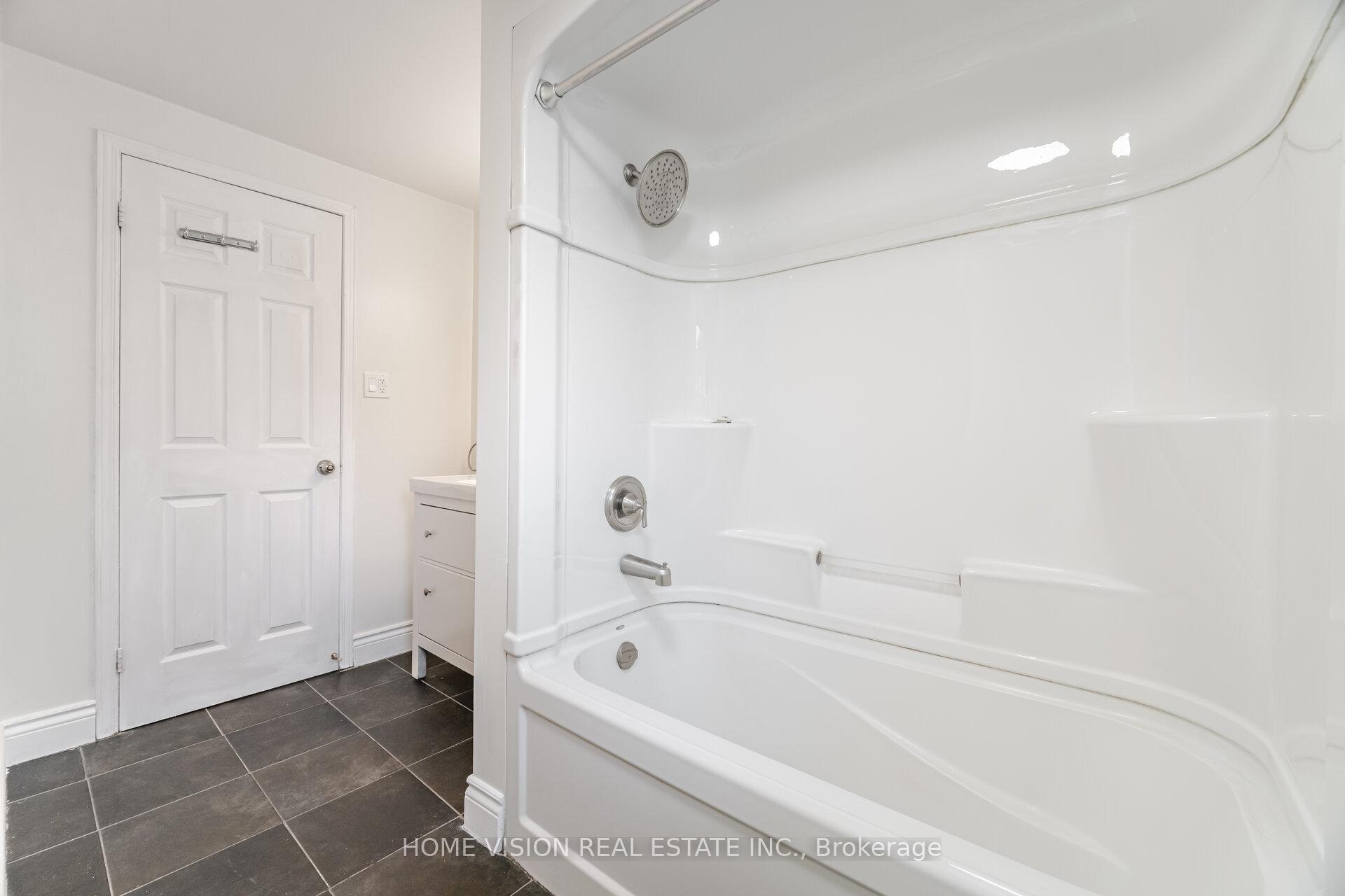 Photo 27 of Unit 49, 1350 Limeridge Road E, Hamilton, Trenholme — HOMEH