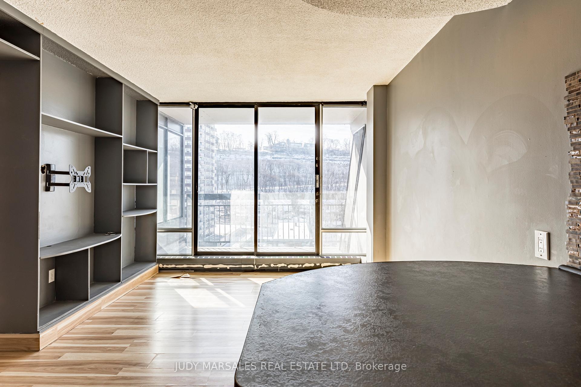 Photo 9 of Unit 2107, 150 Charlton Avenue E, Hamilton, Corktown — HOMEH