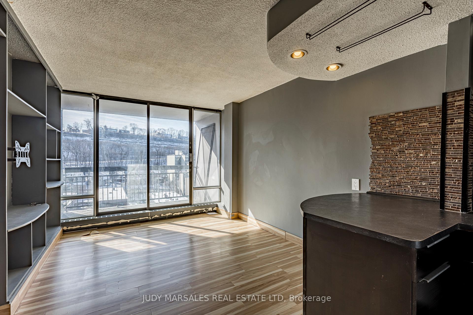 Photo 11 of Unit 2107, 150 Charlton Avenue E, Hamilton, Corktown — HOMEH