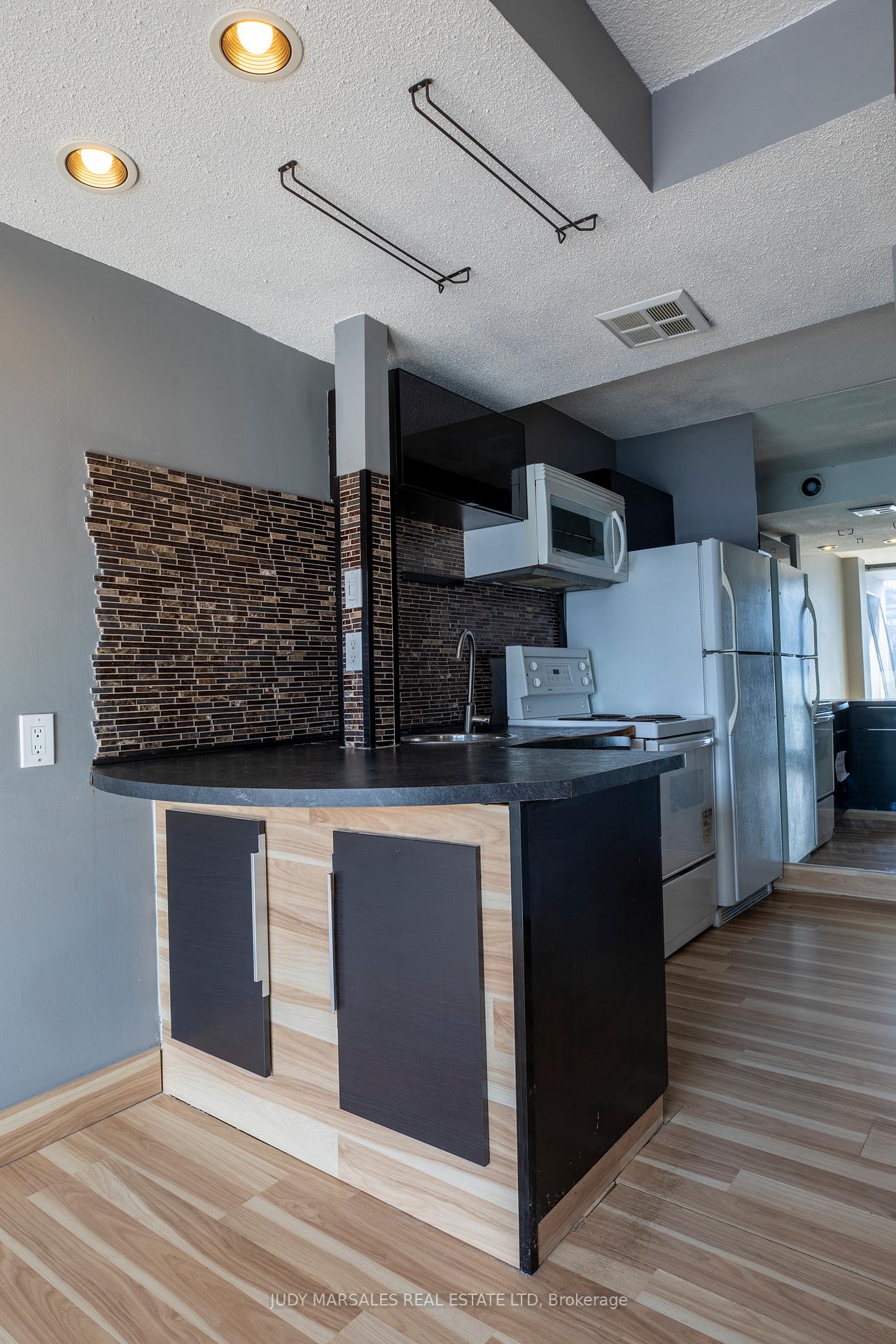 Photo 12 of Unit 2107, 150 Charlton Avenue E, Hamilton, Corktown — HOMEH
