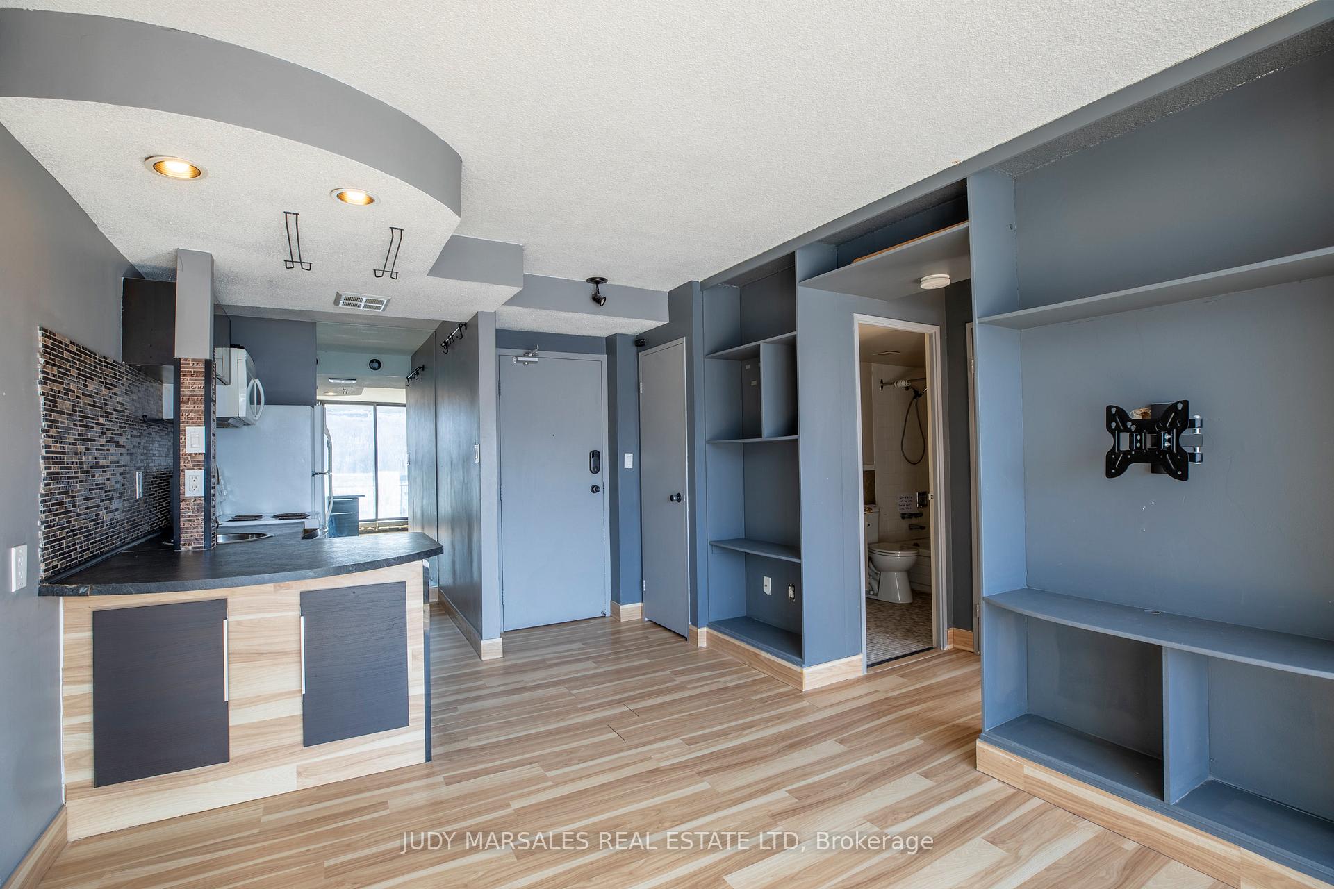 Photo 13 of Unit 2107, 150 Charlton Avenue E, Hamilton, Corktown — HOMEH