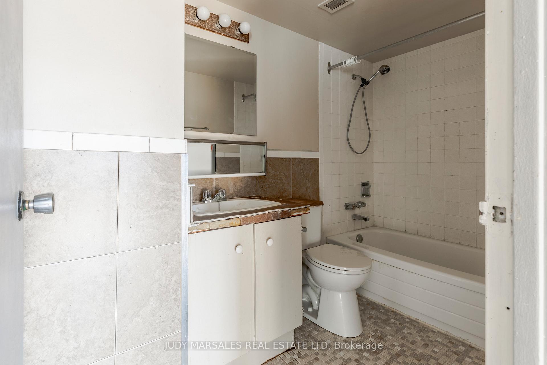 Photo 20 of Unit 2107, 150 Charlton Avenue E, Hamilton, Corktown — HOMEH