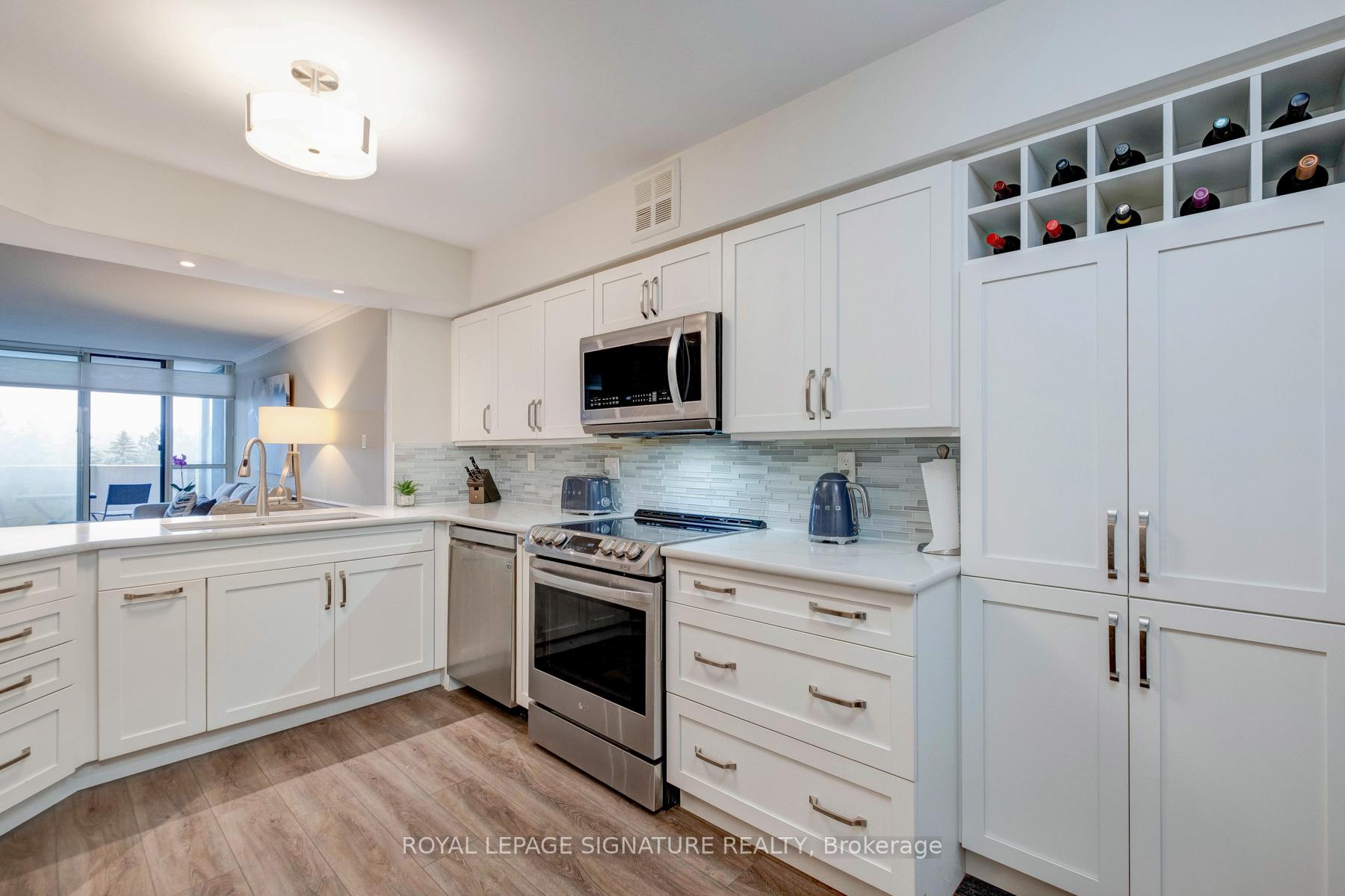 Photo 8 of Unit 422, 25 Austin Drive, Markham, Markville — HOMEH