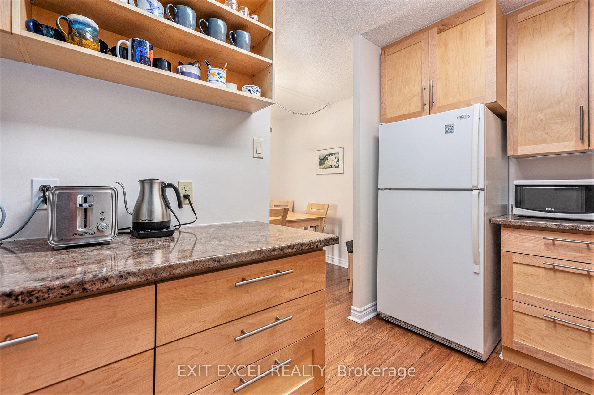 Photo 8 of Unit 804, 900 Dynes Road, Ottawa, Carleton Square — HOMEH