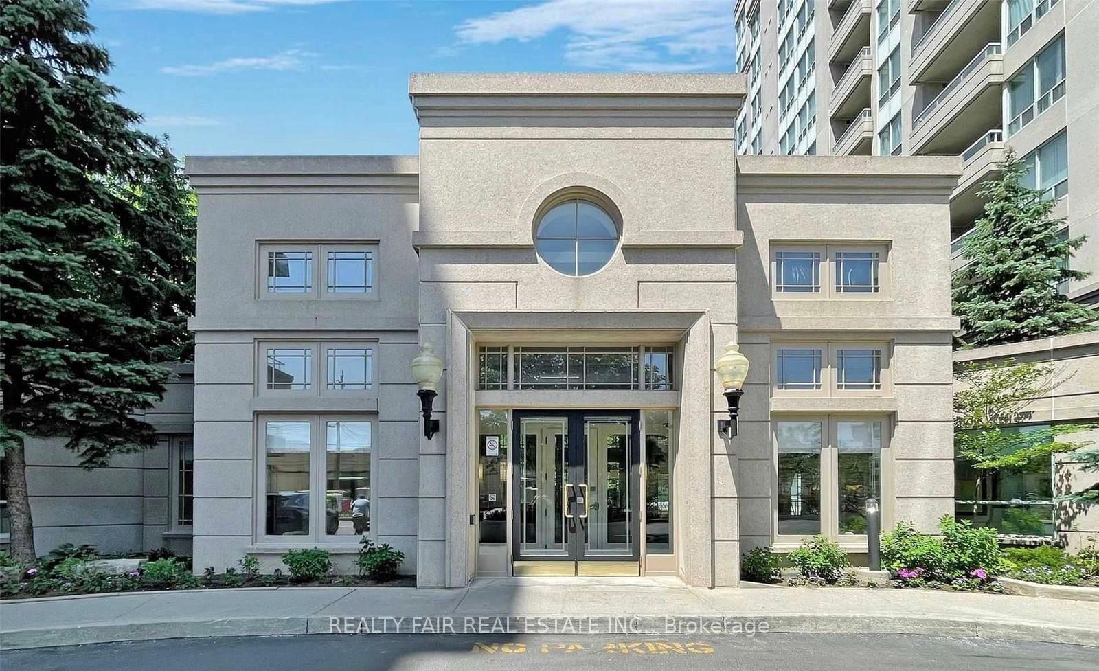 Photo 2 of Unit 811, 8 Covington Road, Toronto, Englemount-Lawrence — HOMEH
