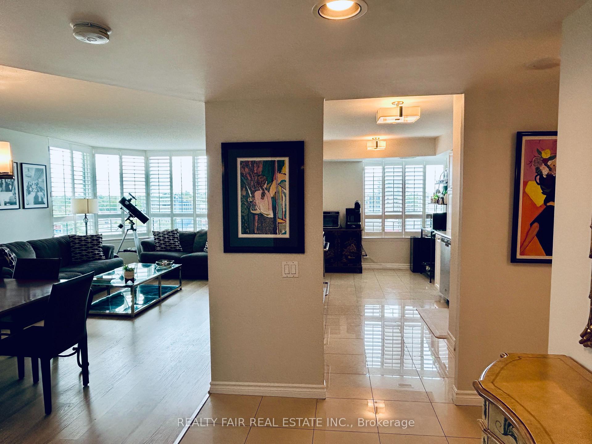 Photo 8 of Unit 811, 8 Covington Road, Toronto, Englemount-Lawrence — HOMEH