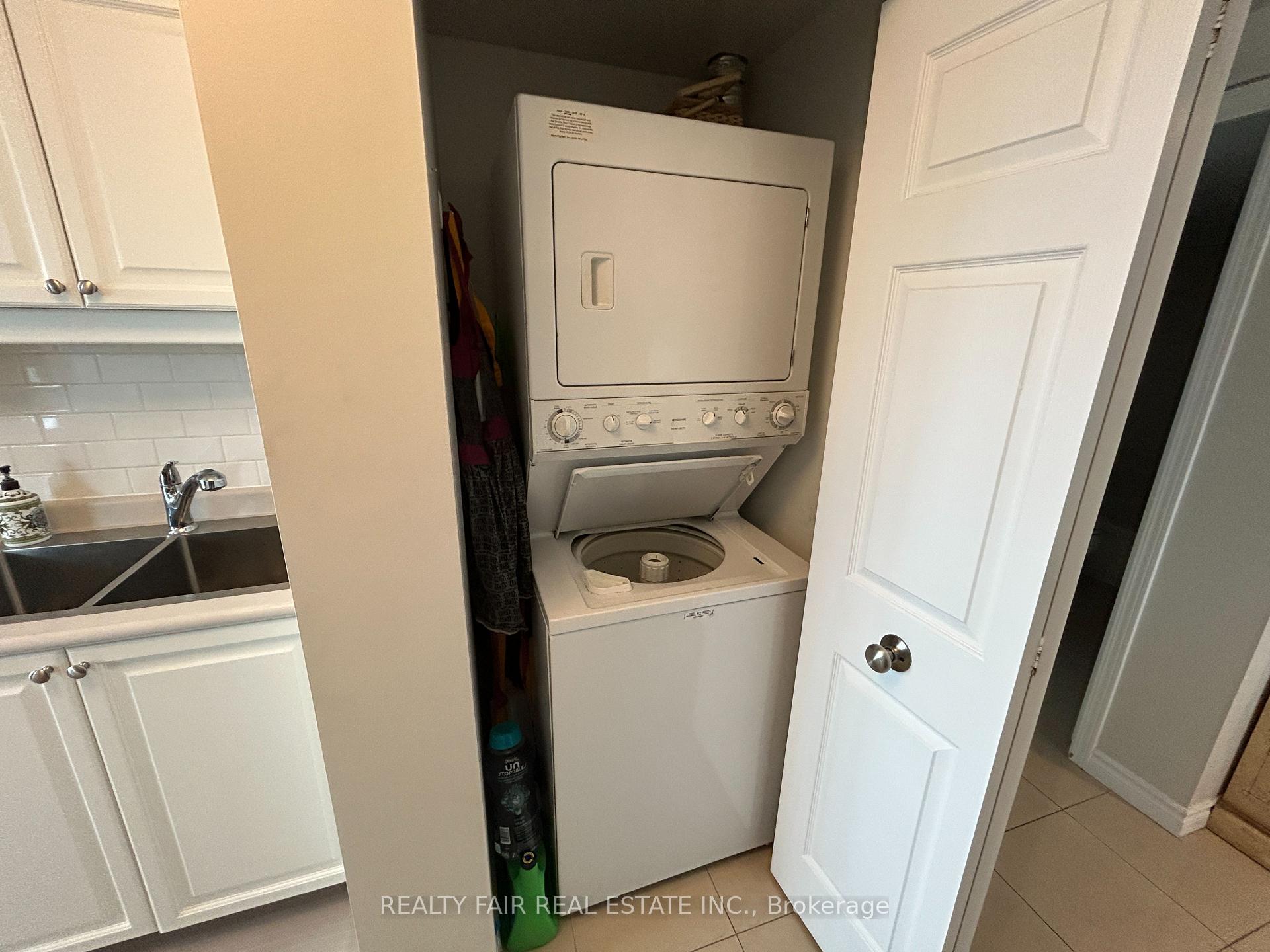 Photo 10 of Unit 811, 8 Covington Road, Toronto, Englemount-Lawrence — HOMEH