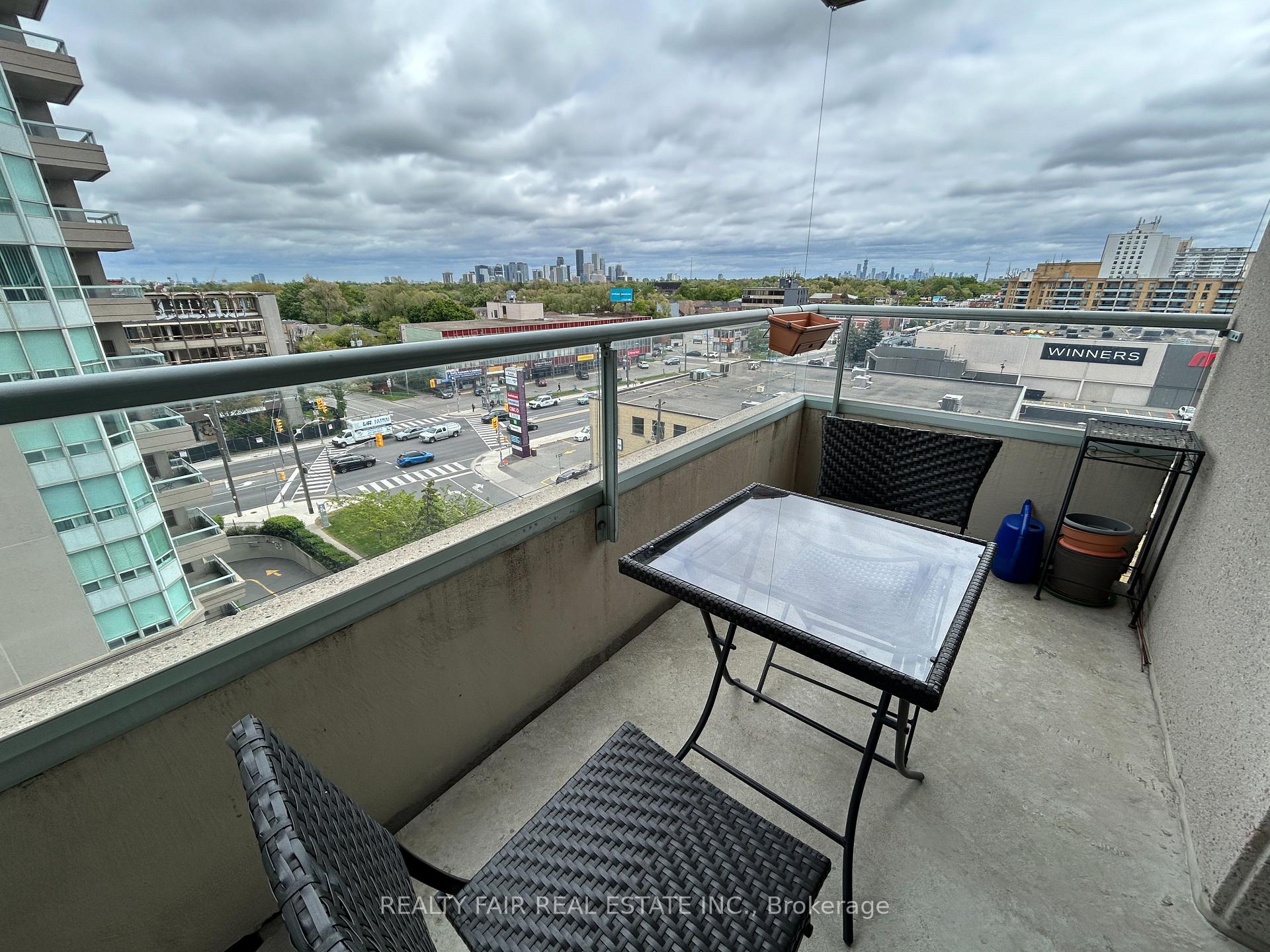 Photo 11 of Unit 811, 8 Covington Road, Toronto, Englemount-Lawrence — HOMEH