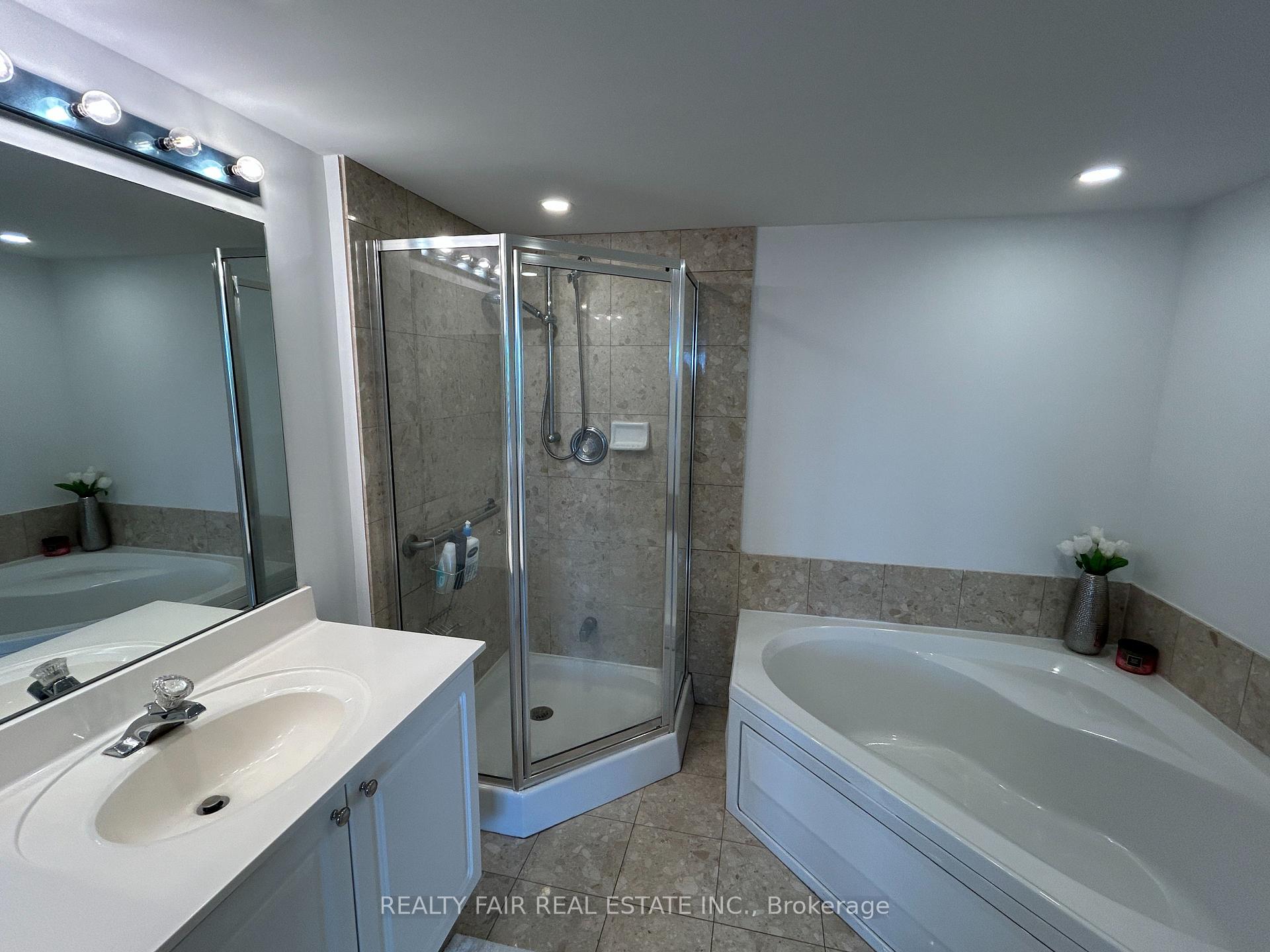 Photo 15 of Unit 811, 8 Covington Road, Toronto, Englemount-Lawrence — HOMEH