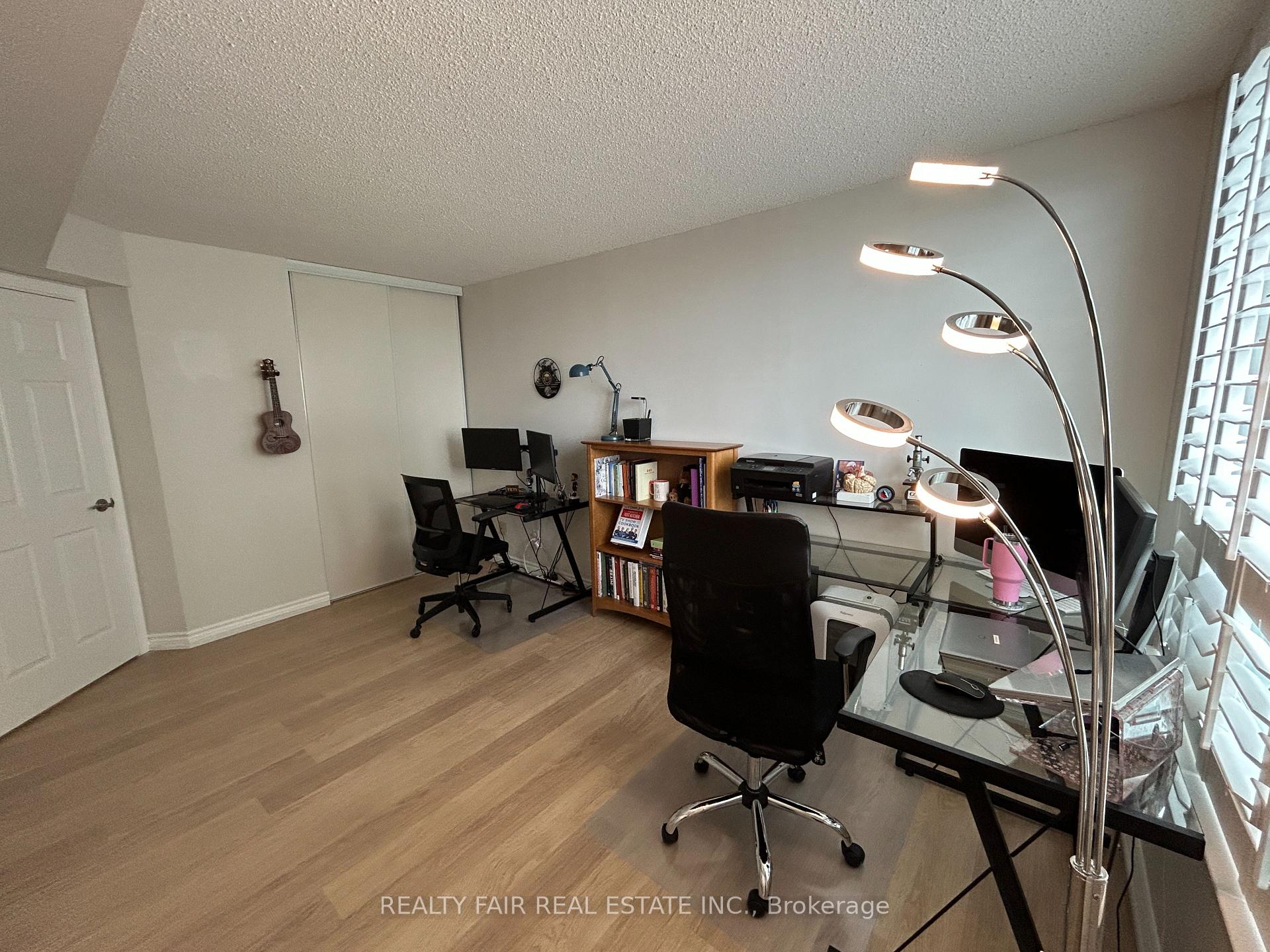 Photo 17 of Unit 811, 8 Covington Road, Toronto, Englemount-Lawrence — HOMEH