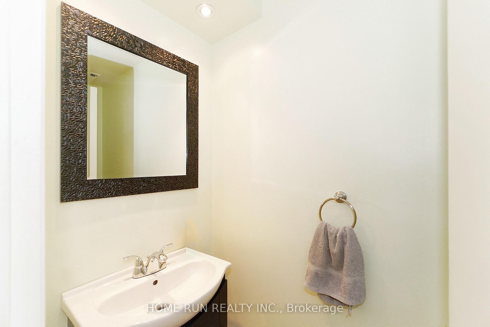 Photo 9 of Unit D, 102 Valley Stream Drive, Ottawa, Leslie Park — HOMEH