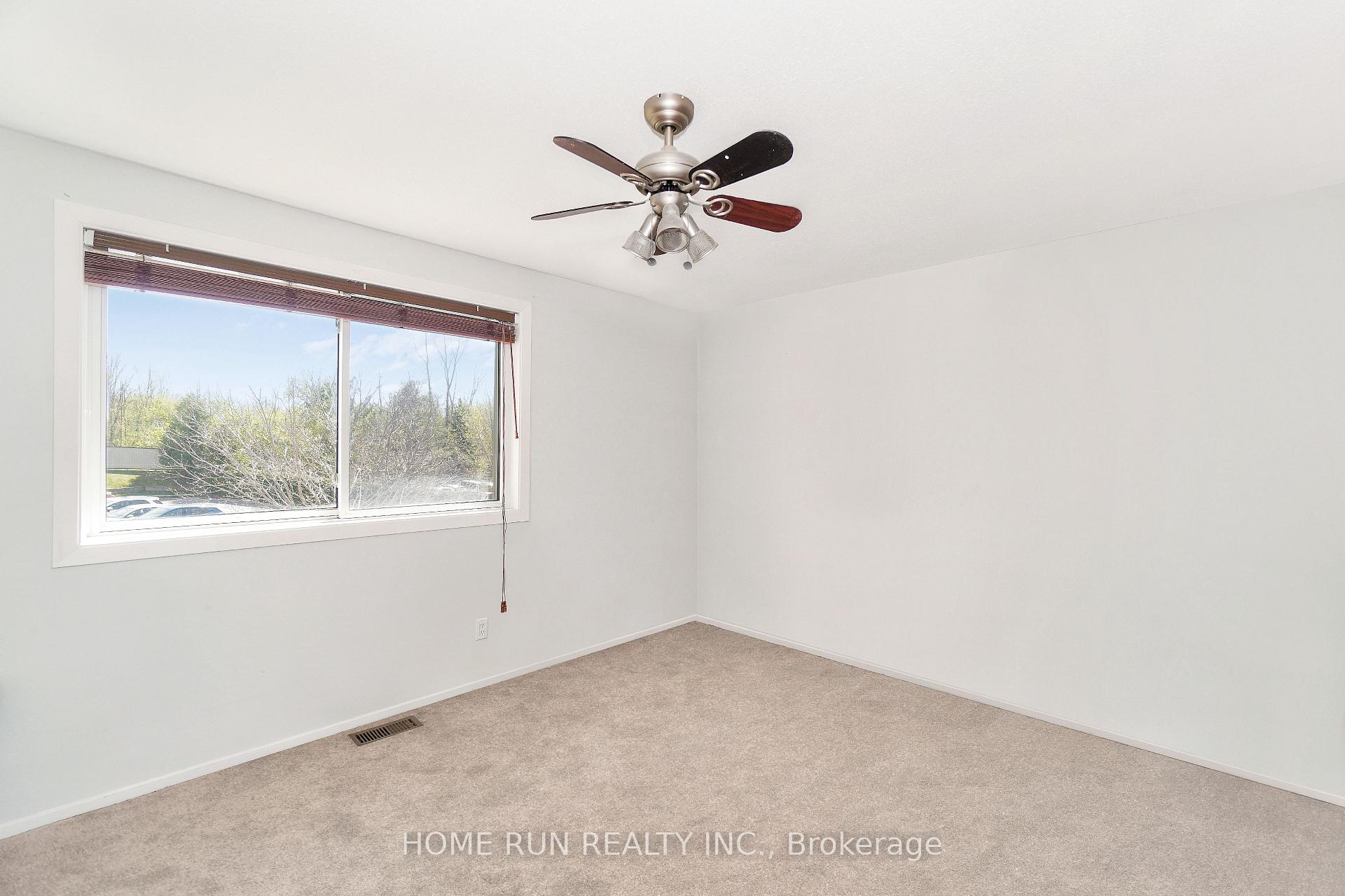 Photo 10 of Unit D, 102 Valley Stream Drive, Ottawa, Leslie Park — HOMEH