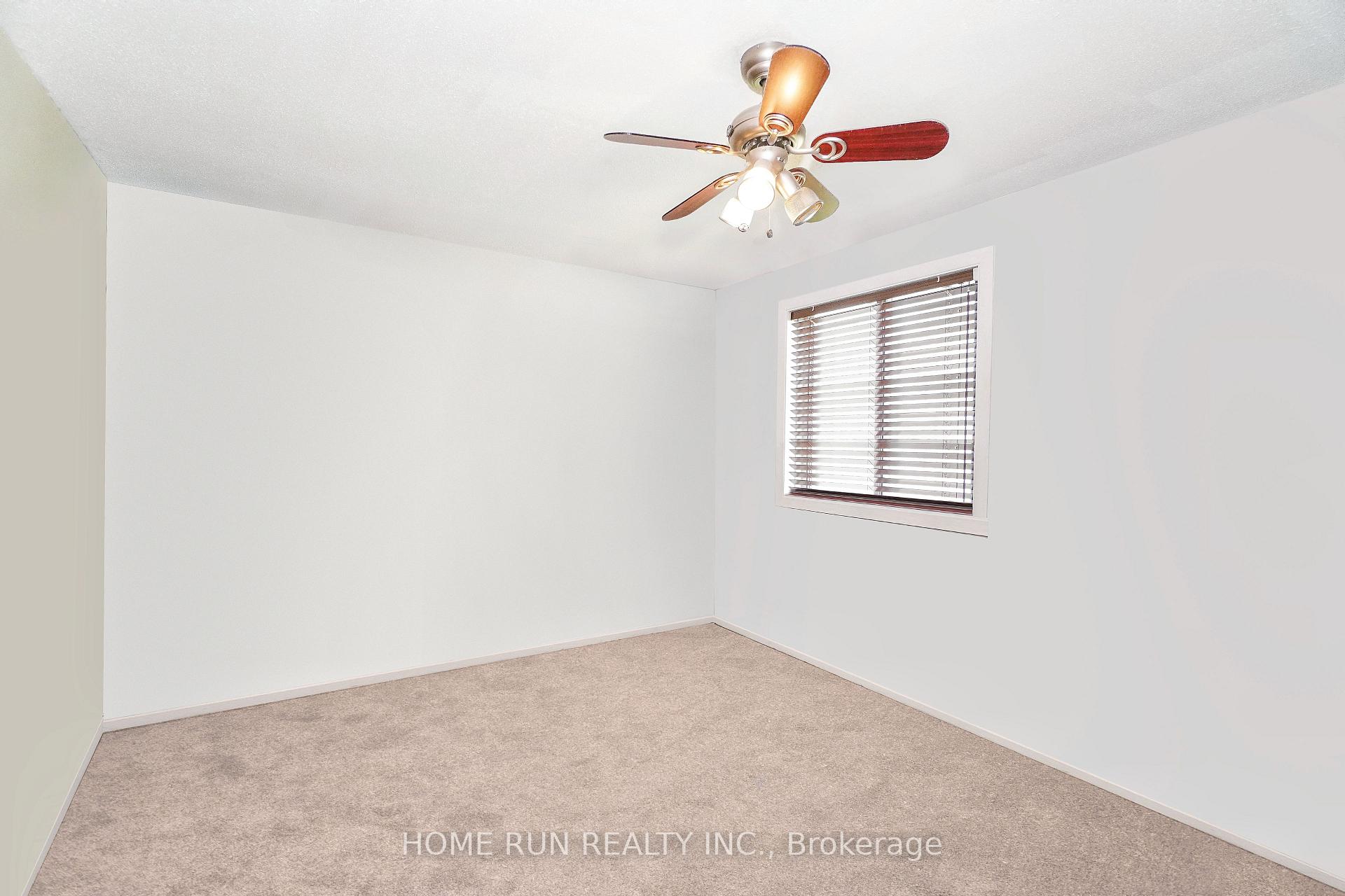 Photo 12 of Unit D, 102 Valley Stream Drive, Ottawa, Leslie Park — HOMEH