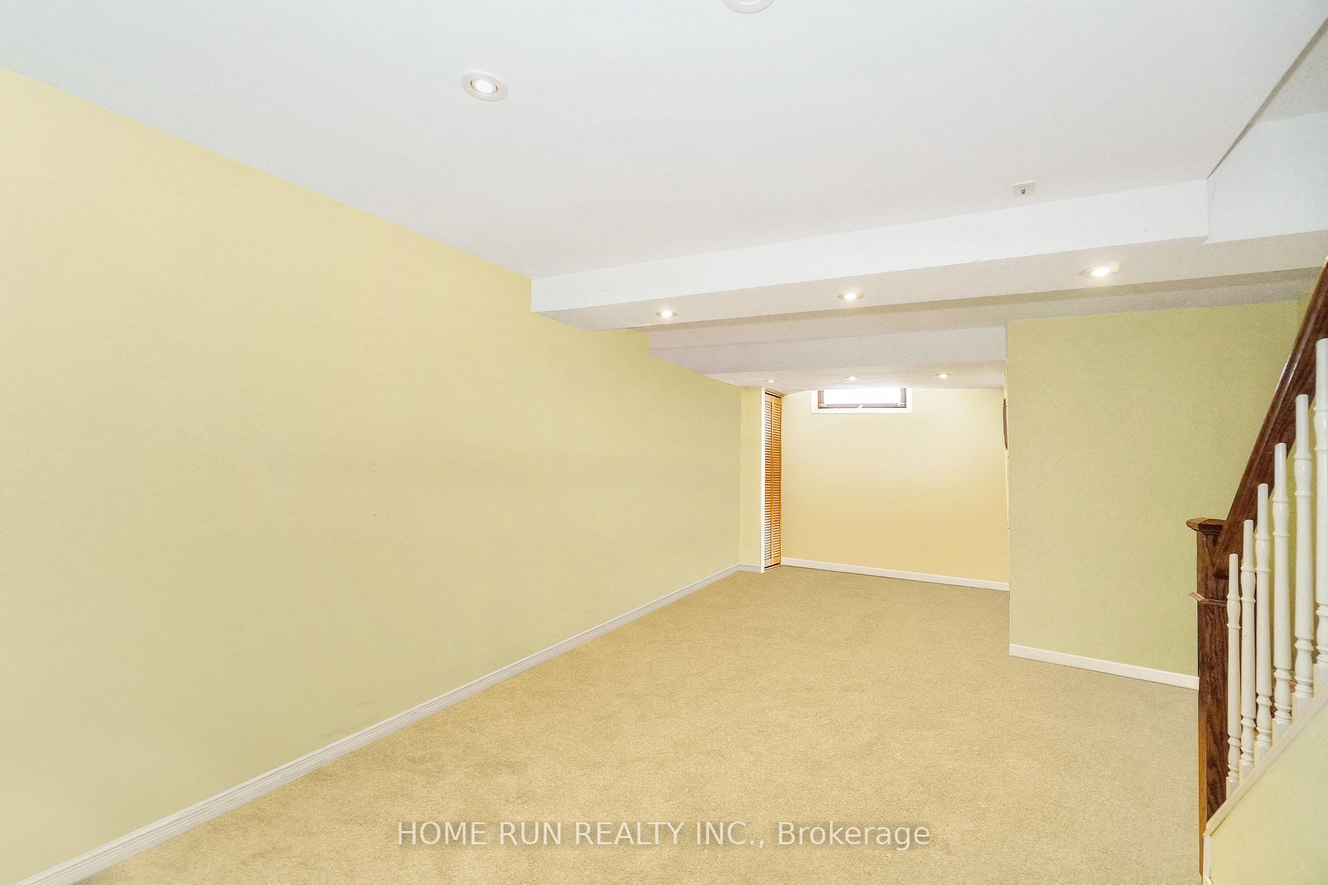 Photo 15 of Unit D, 102 Valley Stream Drive, Ottawa, Leslie Park — HOMEH