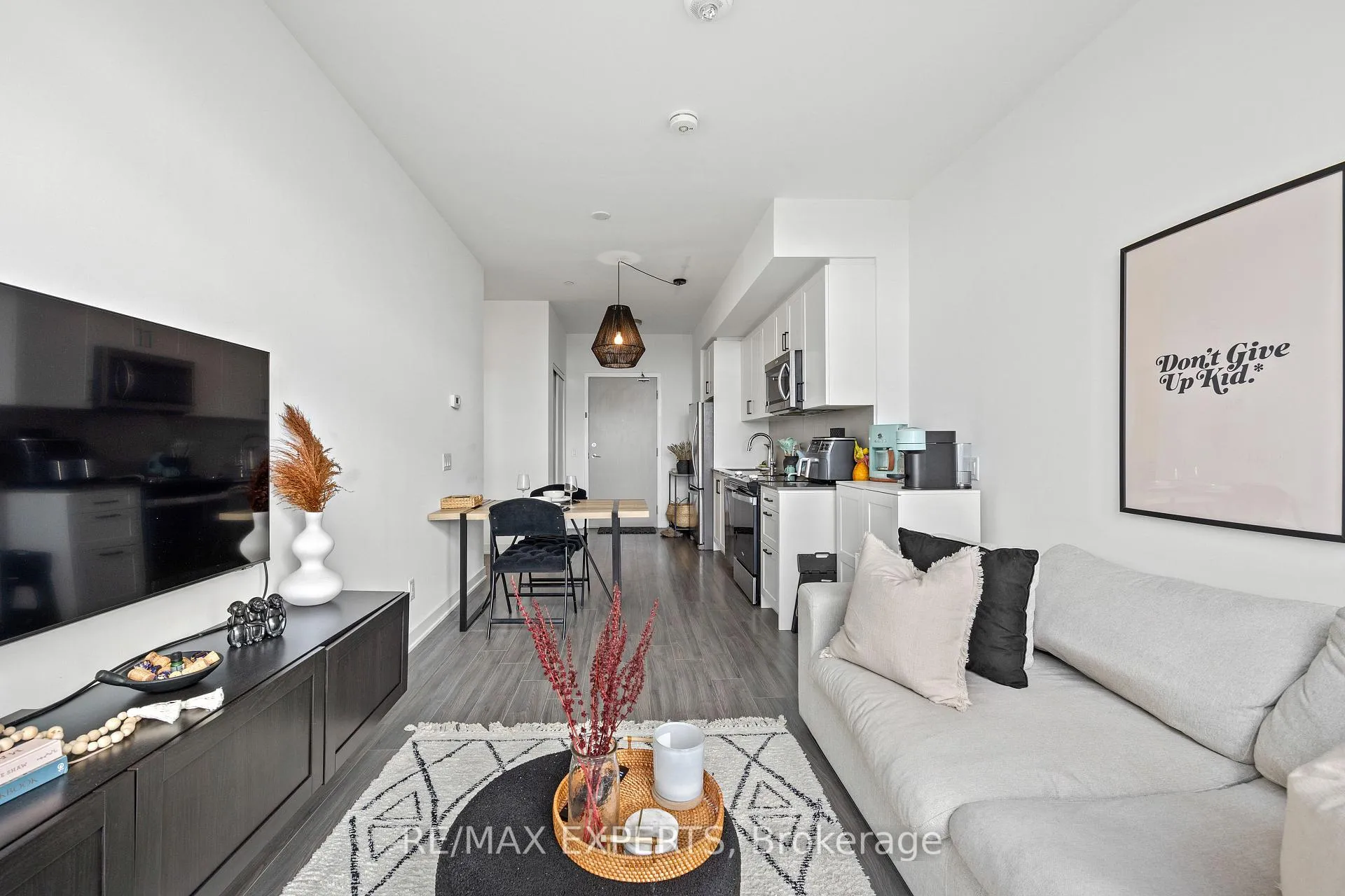 Photo 5 of Unit 707, 681 Yonge Street, Barrie, Painswick South — HOMEH