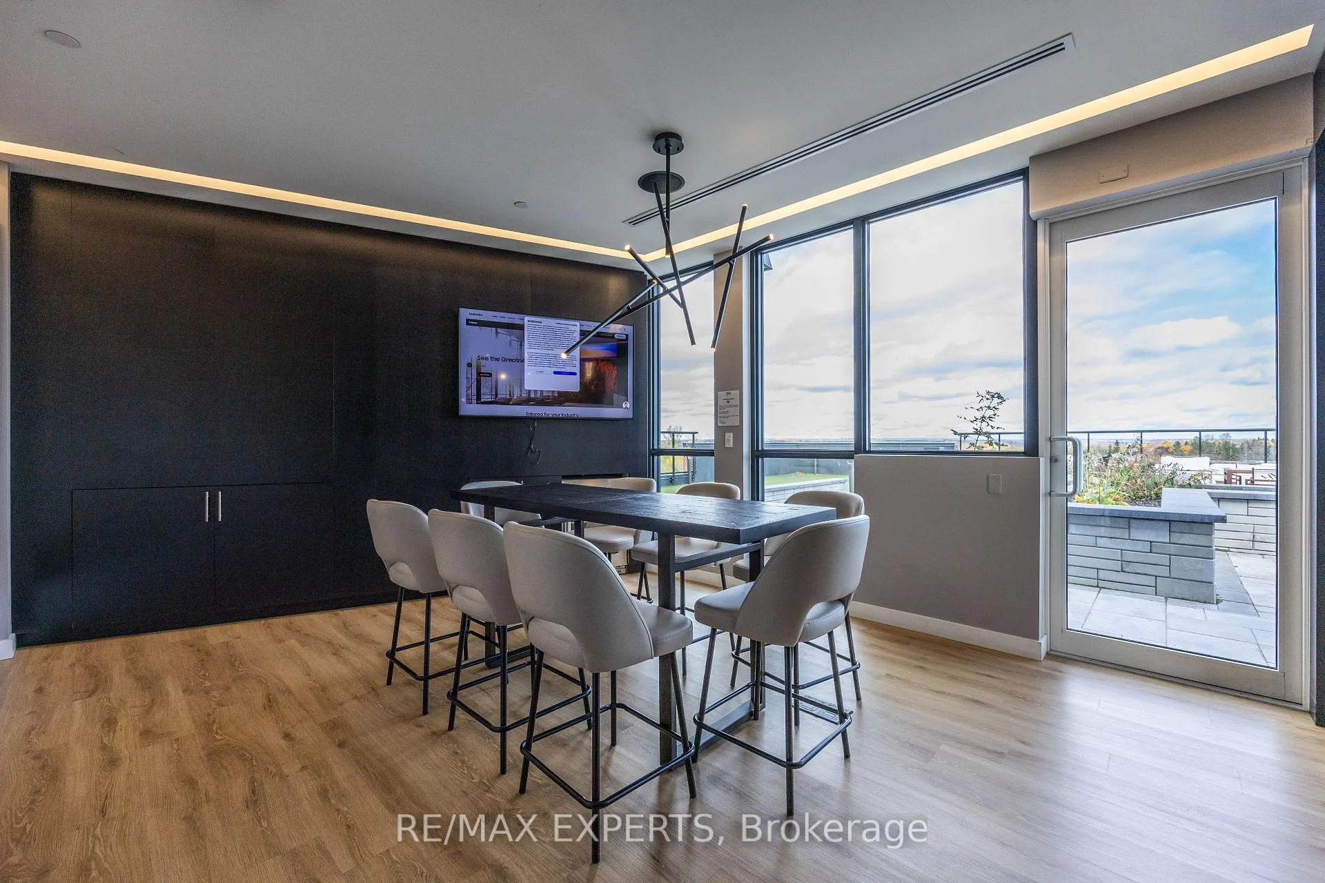 Photo 12 of Unit 707, 681 Yonge Street, Barrie, Painswick South — HOMEH