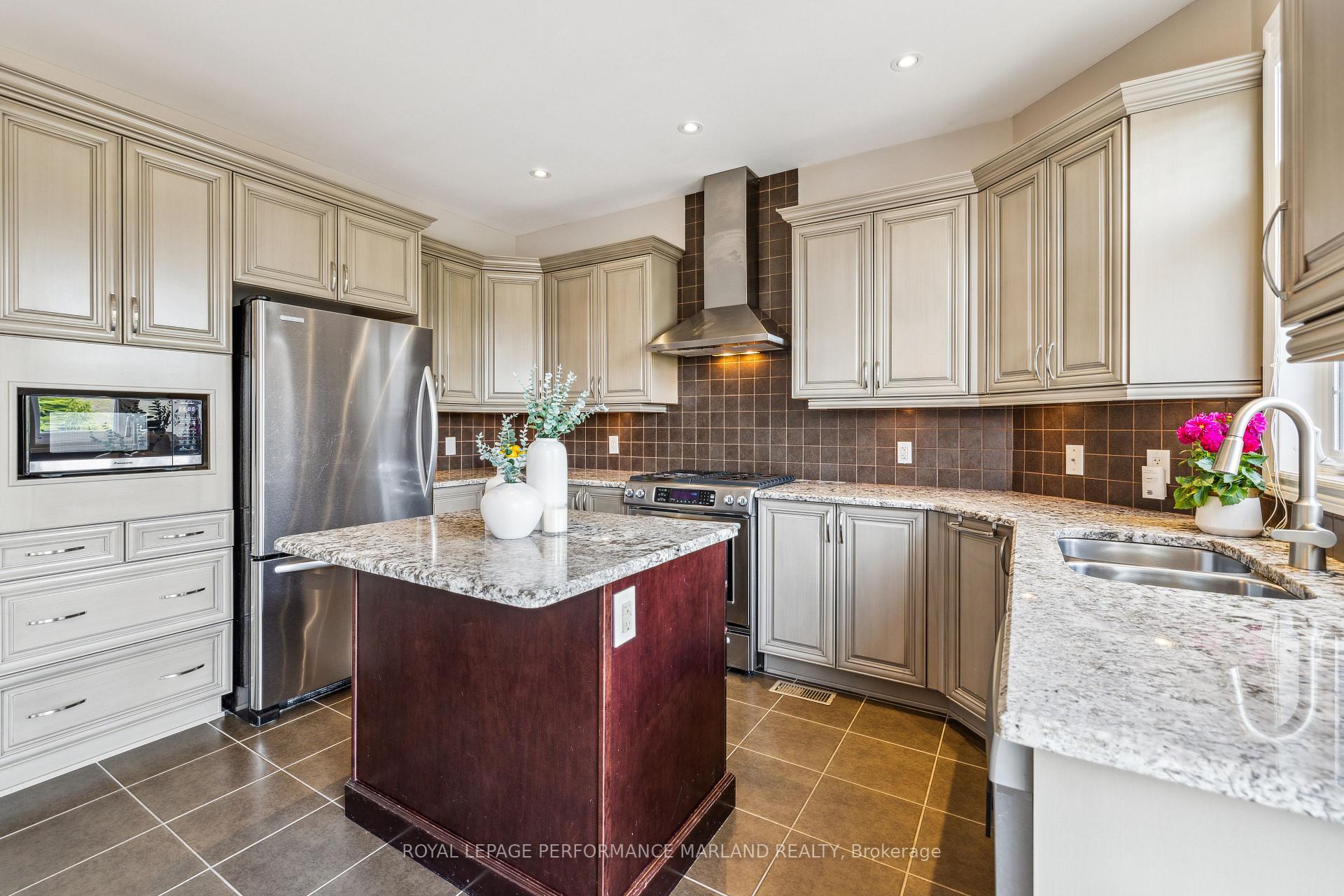 Photo 12 of 120 August Lily Crescent, Ottawa, Riverside South/Gloucester Glen — HOMEH