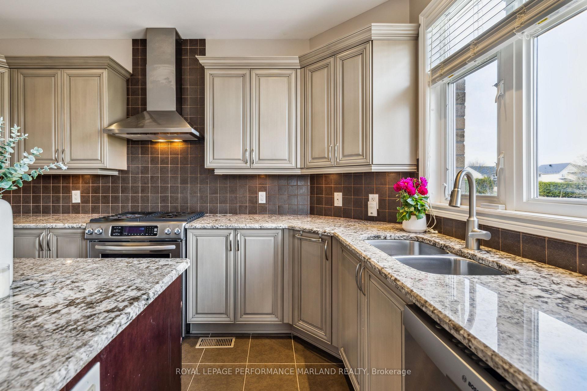 Photo 14 of 120 August Lily Crescent, Ottawa, Riverside South/Gloucester Glen — HOMEH
