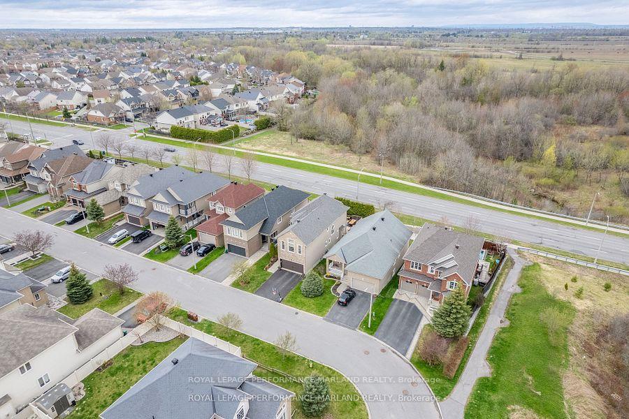 Photo 42 of 120 August Lily Crescent, Ottawa, Riverside South/Gloucester Glen — HOMEH
