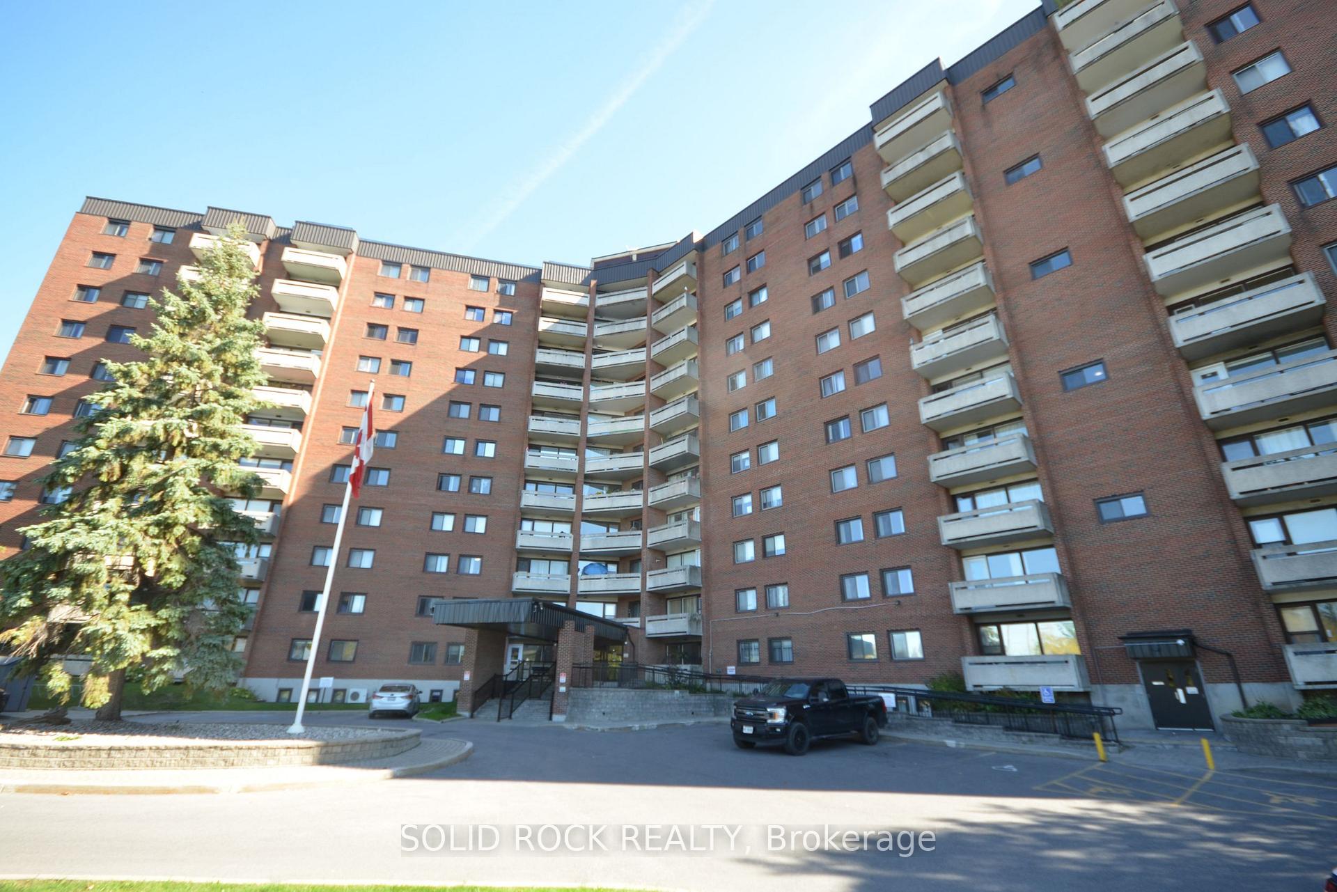 Front of Unit 812, 3100 Carling Avenue
