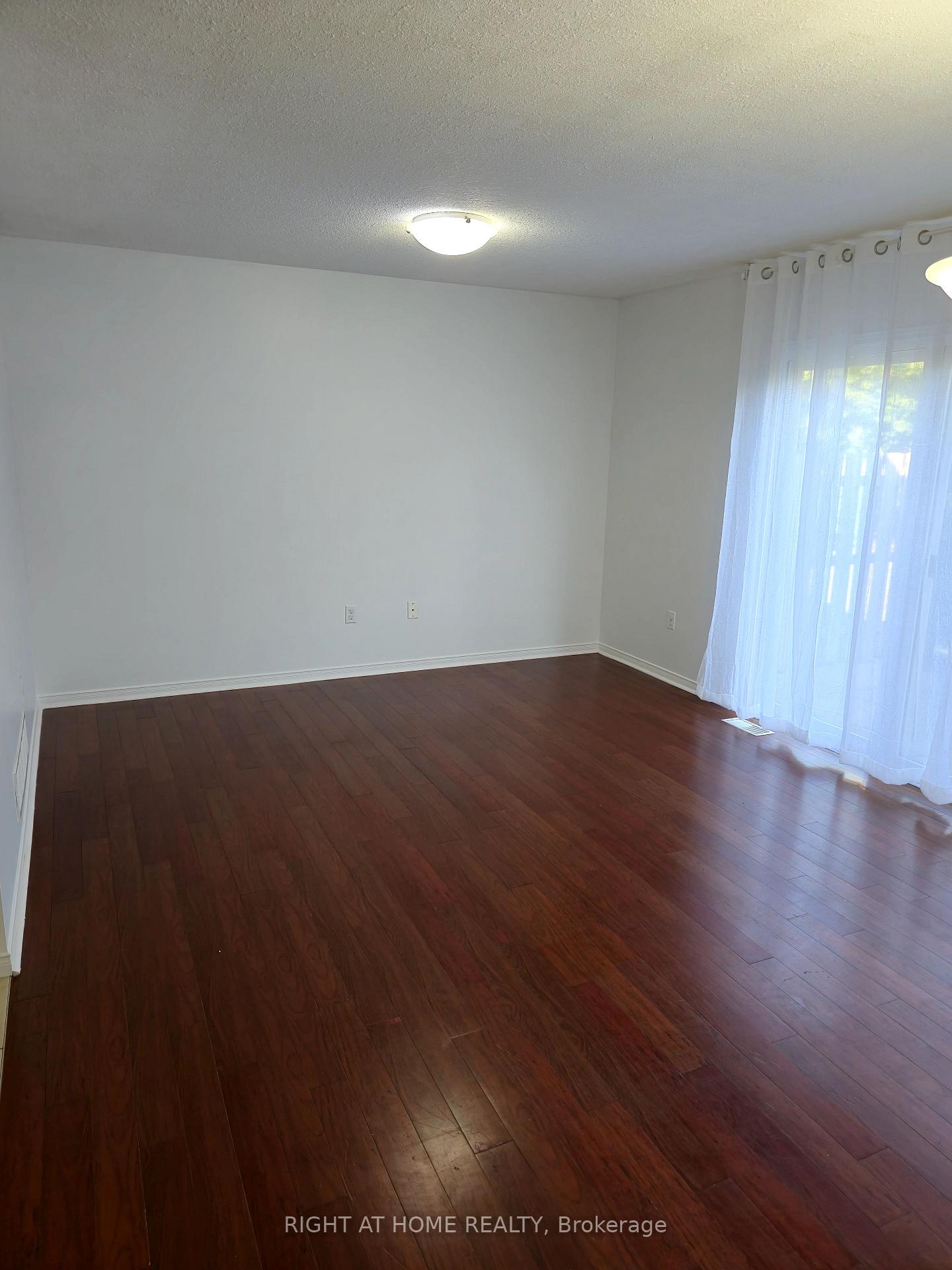 Photo 6 of 40 Fallowfield Drive, Kitchener, Country Hills East — HOMEH