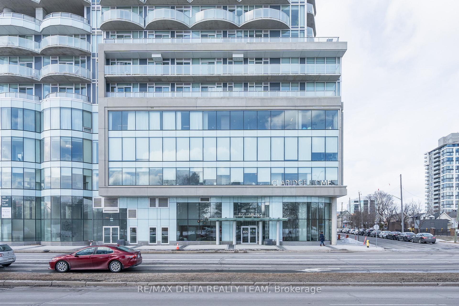 Front of Unit 2601, 805 Carling Avenue