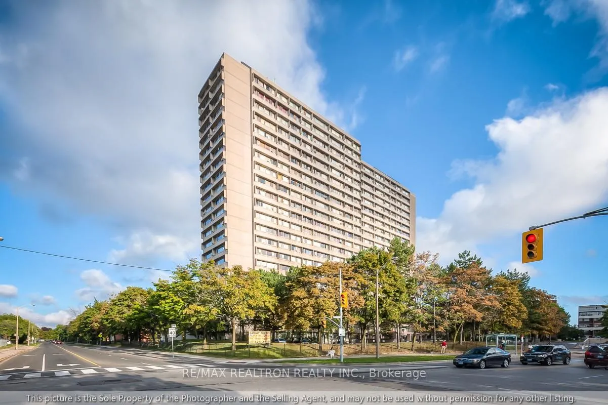 Front of Unit 1401, 100 Leeward Glenway