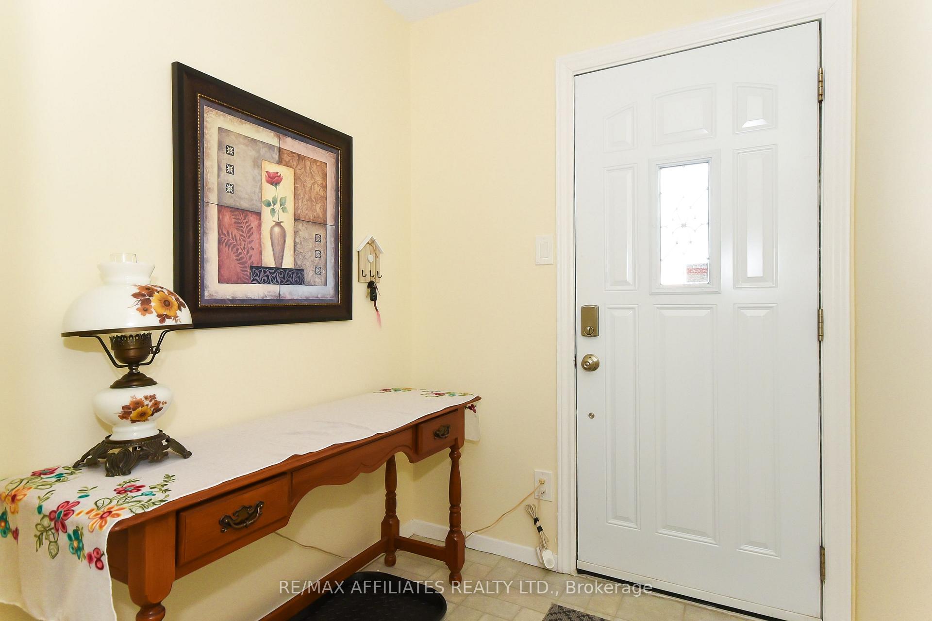 Photo 4 of Unit 230, 3445 Uplands Drive, Ottawa, Hunt Club — HOMEH