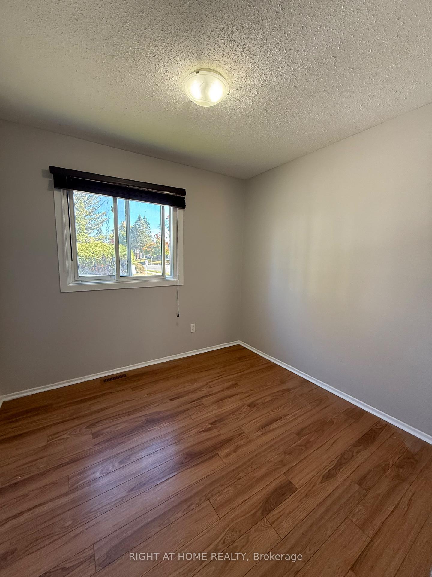 Photo 14 of 1950 Belmore Lane, Ottawa, Blackburn Hamlet (South) — HOMEH