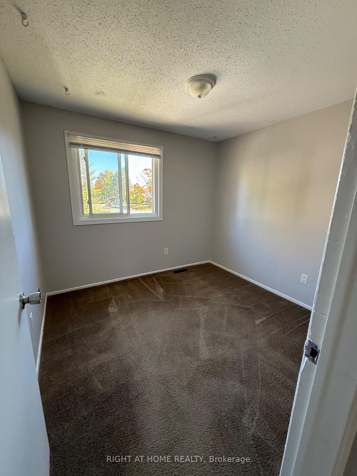 Photo 19 of 1950 Belmore Lane, Ottawa, Blackburn Hamlet (South) — HOMEH