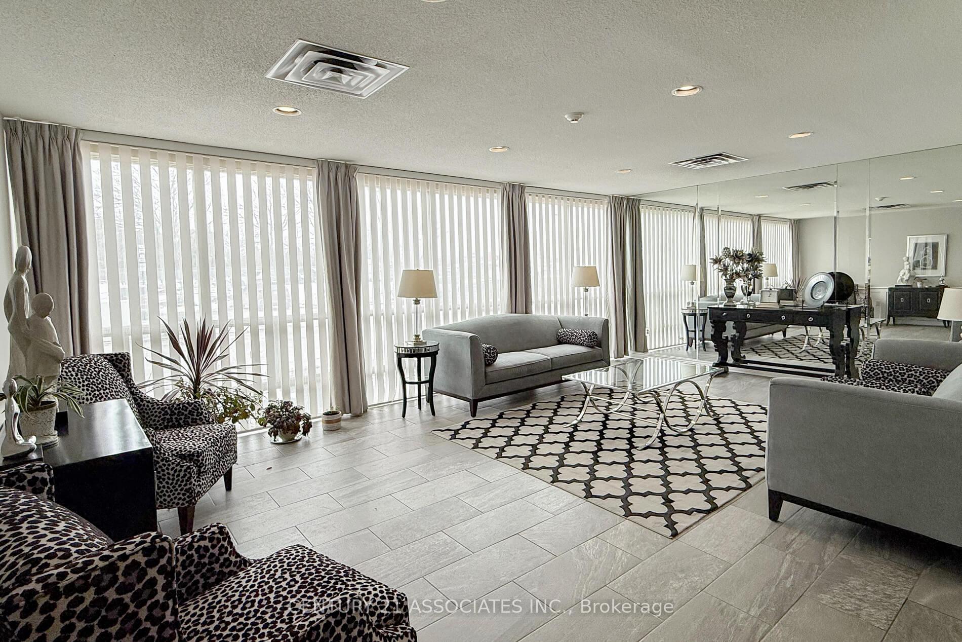 Photo 5 of Unit 805, 20 McFarlane Drive, Halton Hills, Georgetown — HOMEH